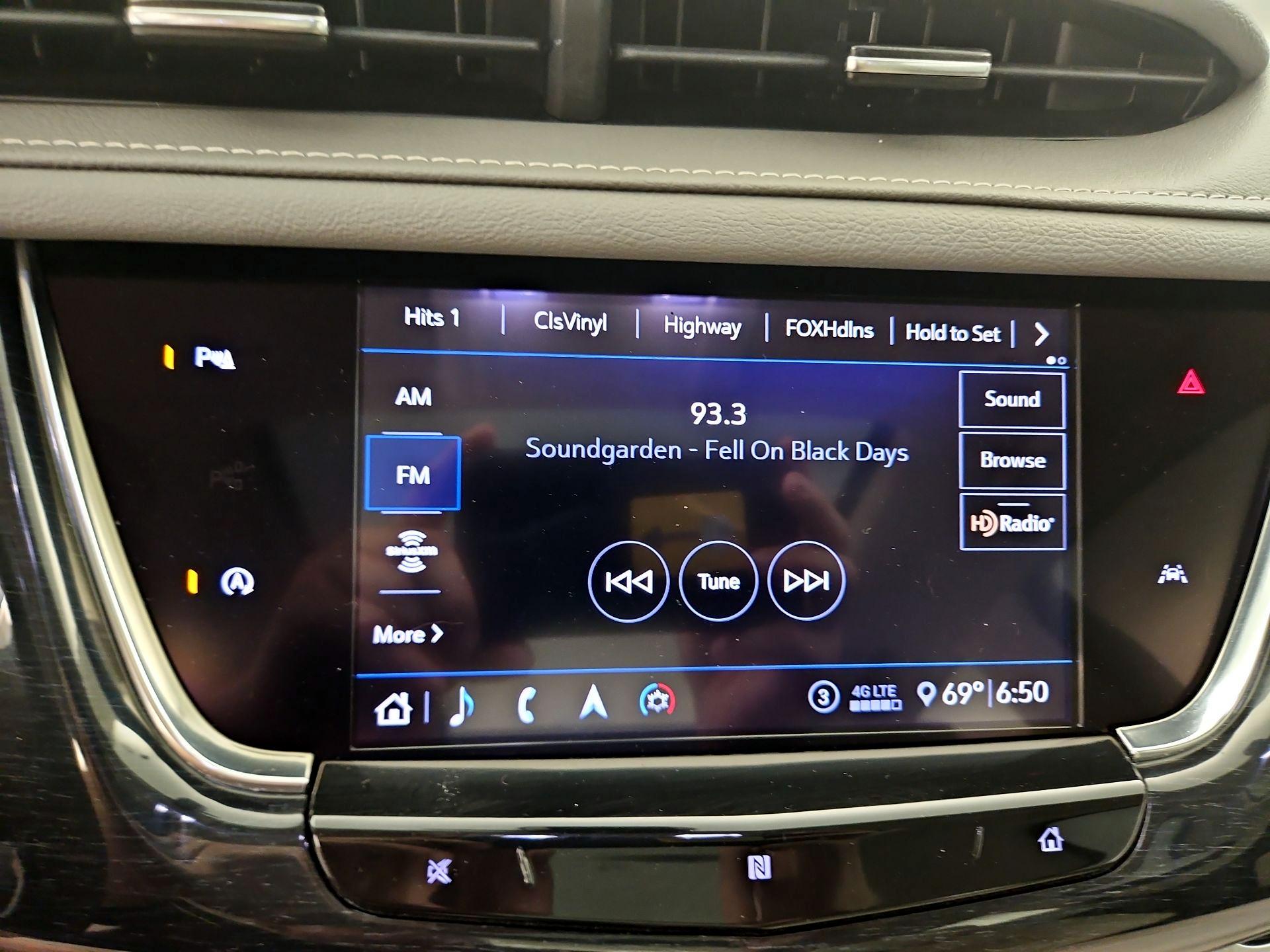 Thumbnail: 2020 Cadillac XT6 - 16