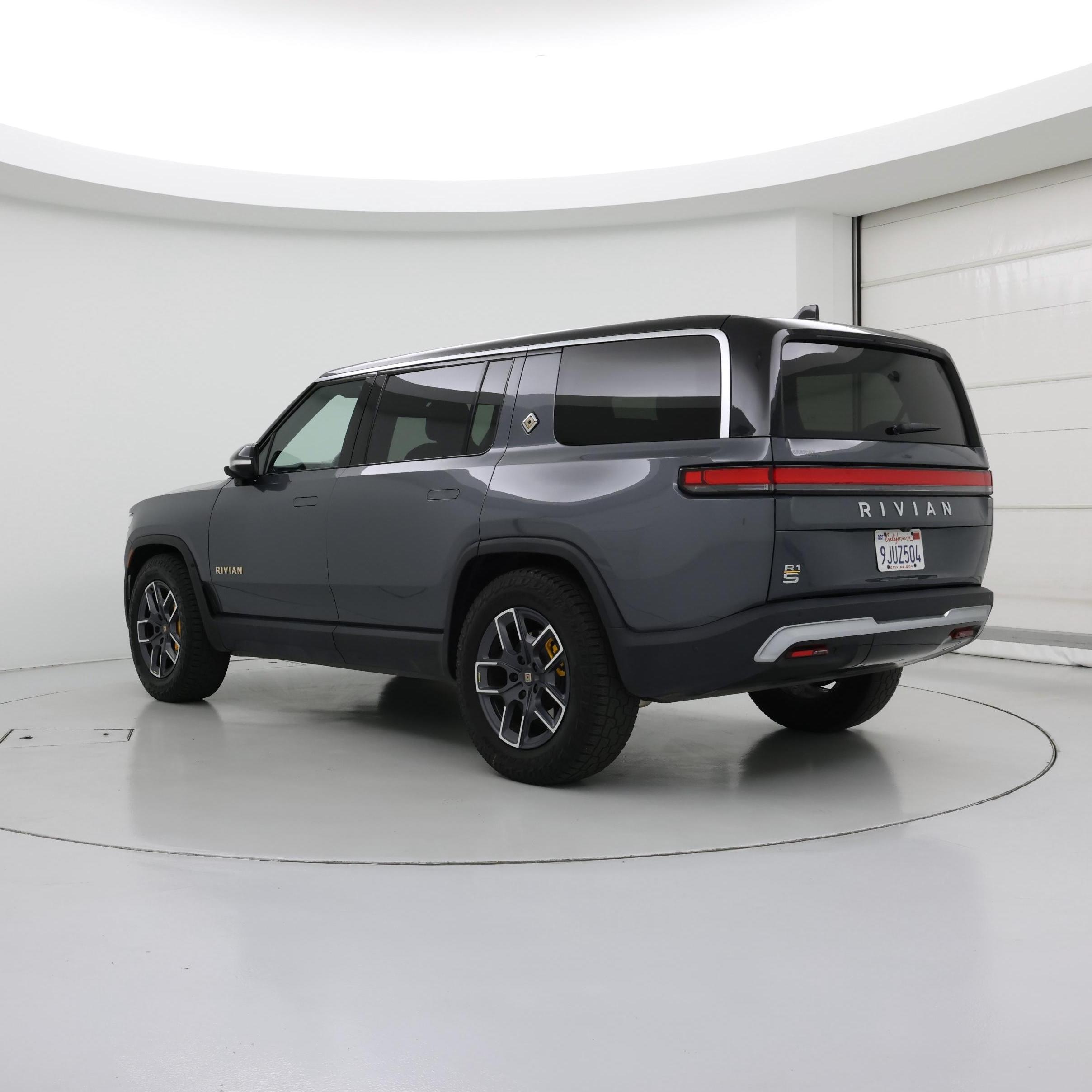 Thumbnail: 2023 Rivian R1S - 2