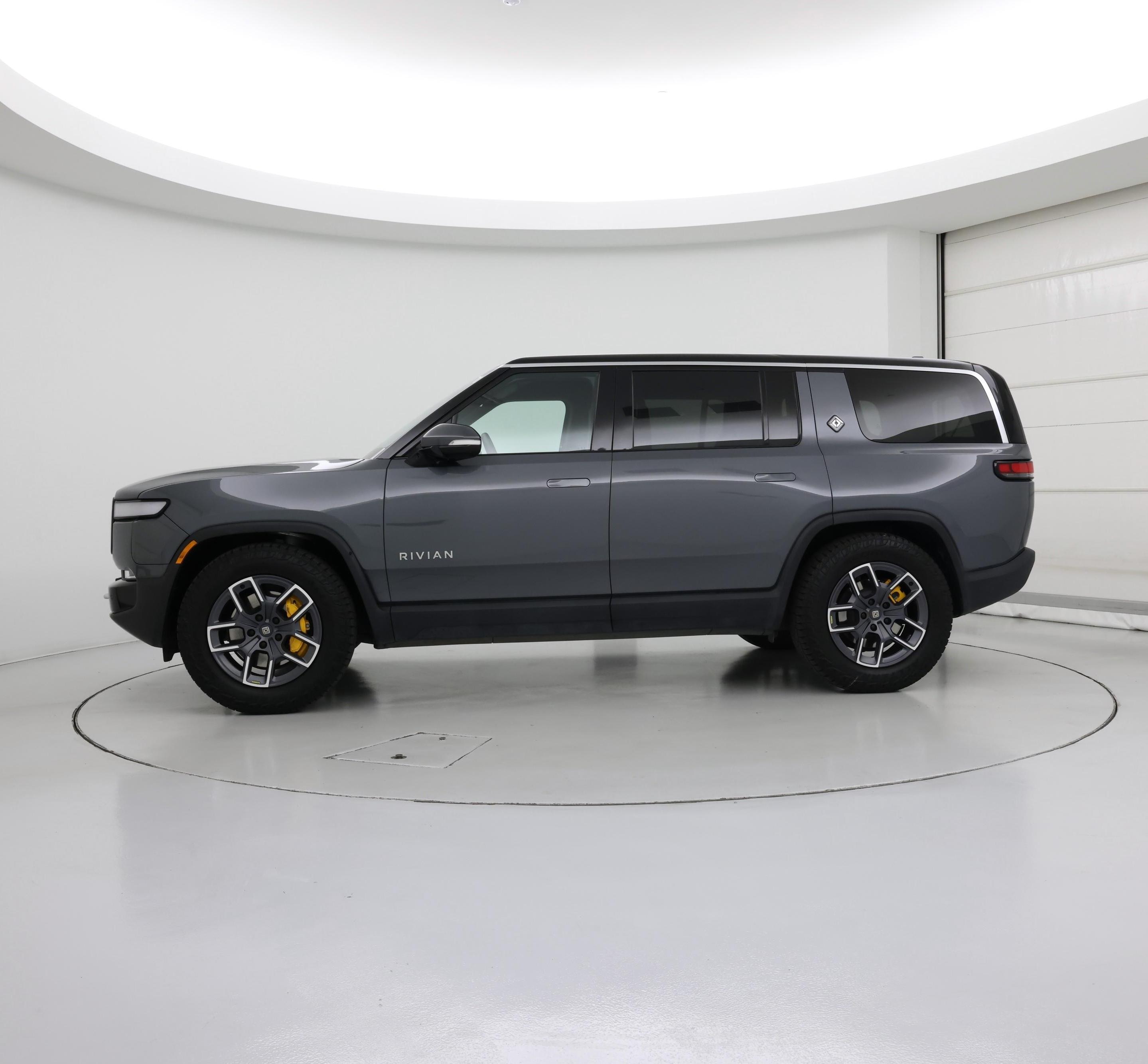 Thumbnail: 2023 Rivian R1S - 3