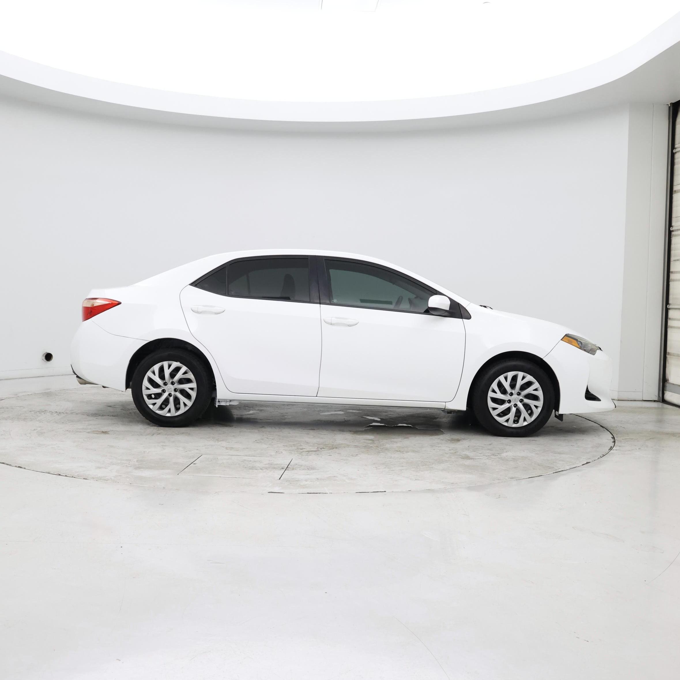 Thumbnail: 2017 Toyota Corolla - 7