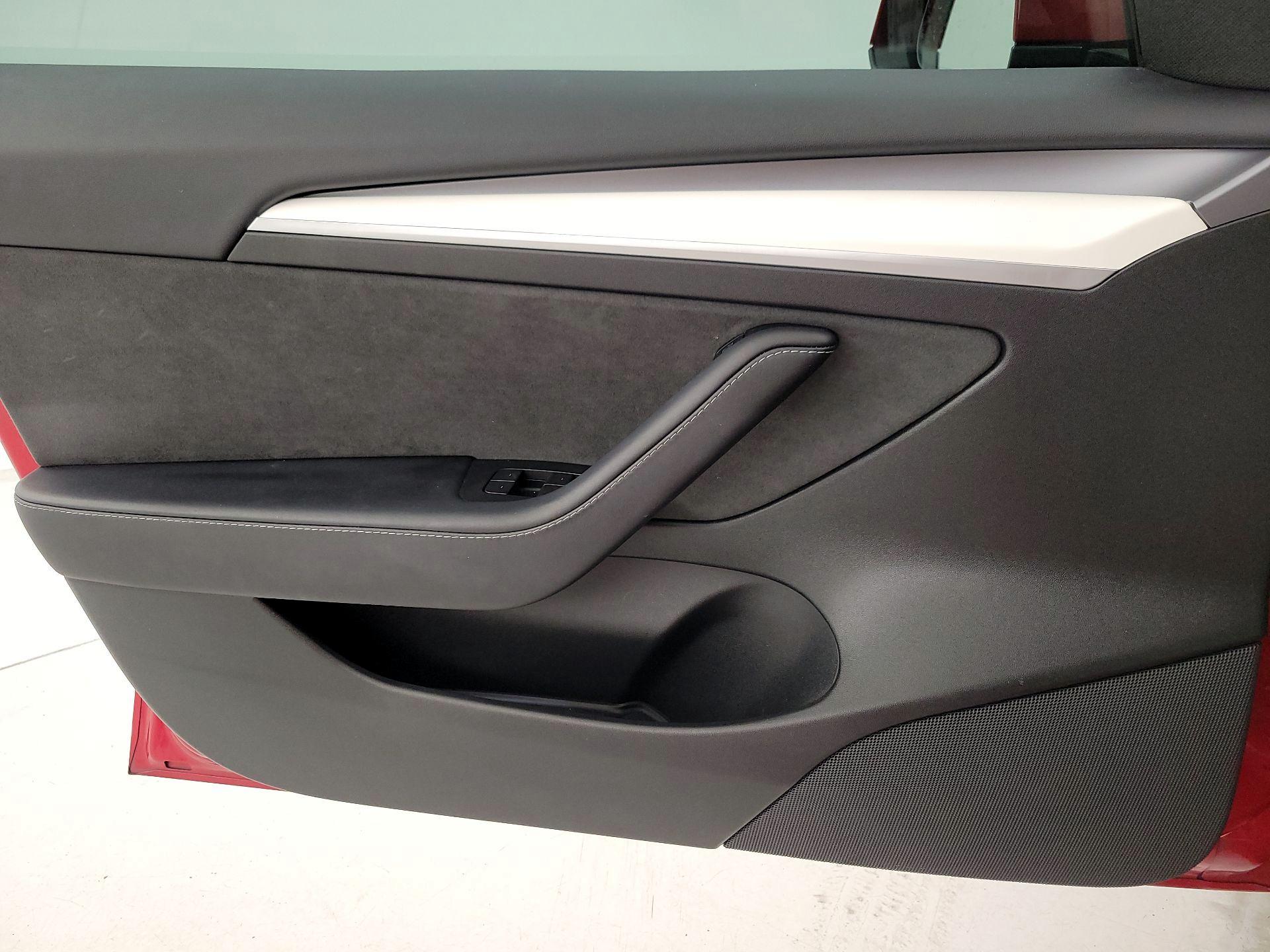 Thumbnail: 2022 Tesla Model 3 - 12