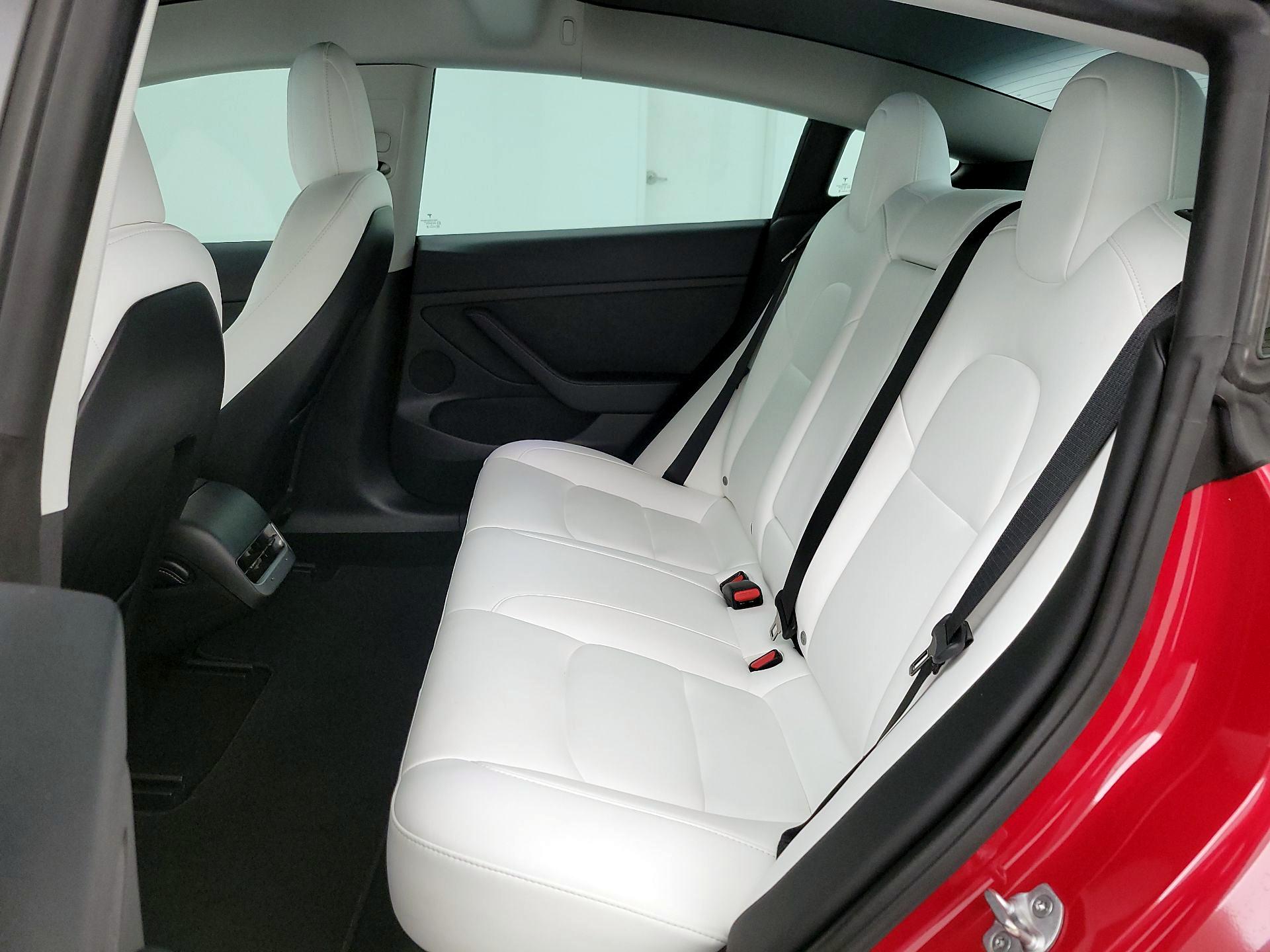 Thumbnail: 2022 Tesla Model 3 - 19