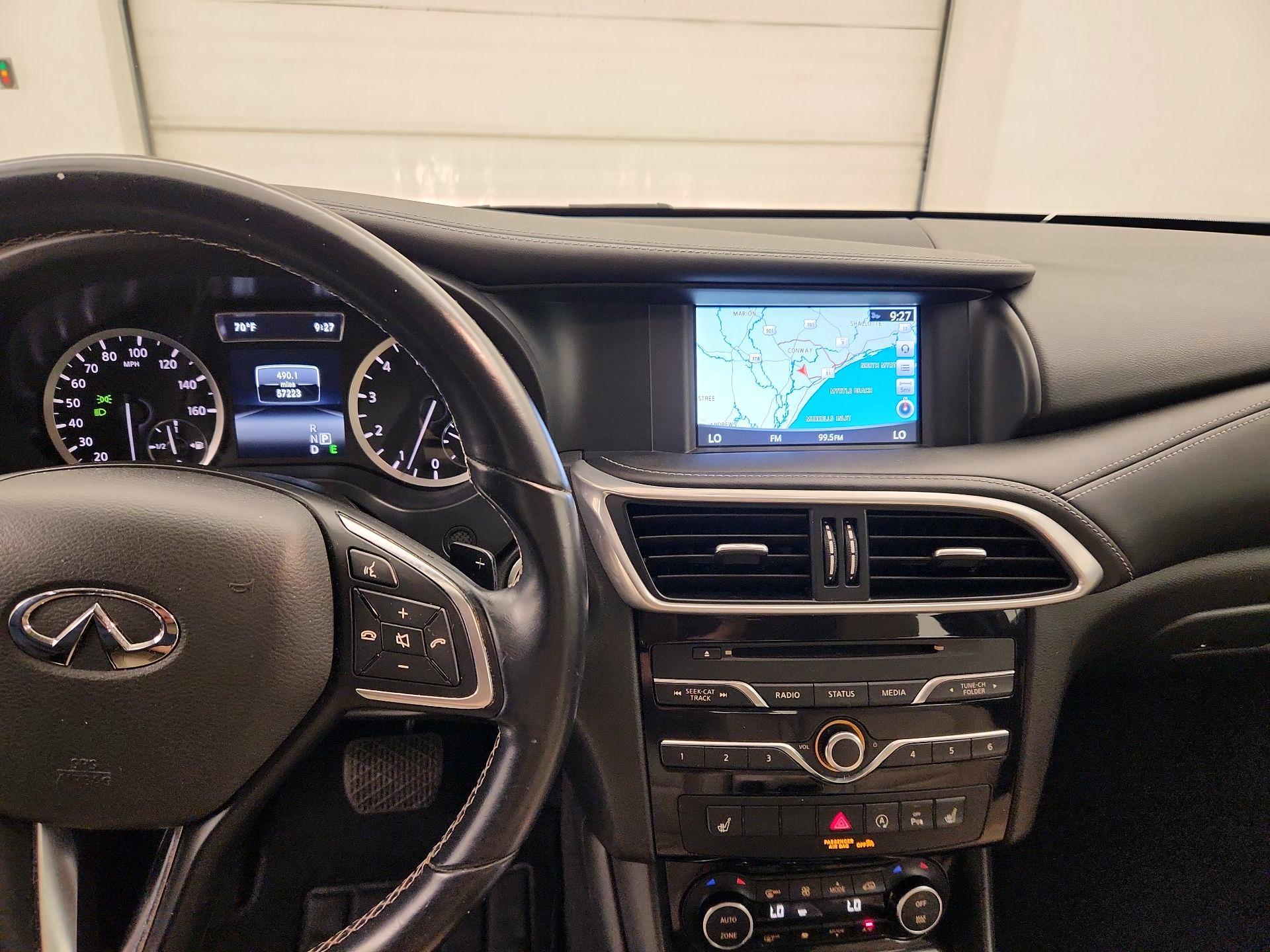 Thumbnail: 2017 INFINITI QX30 - 9