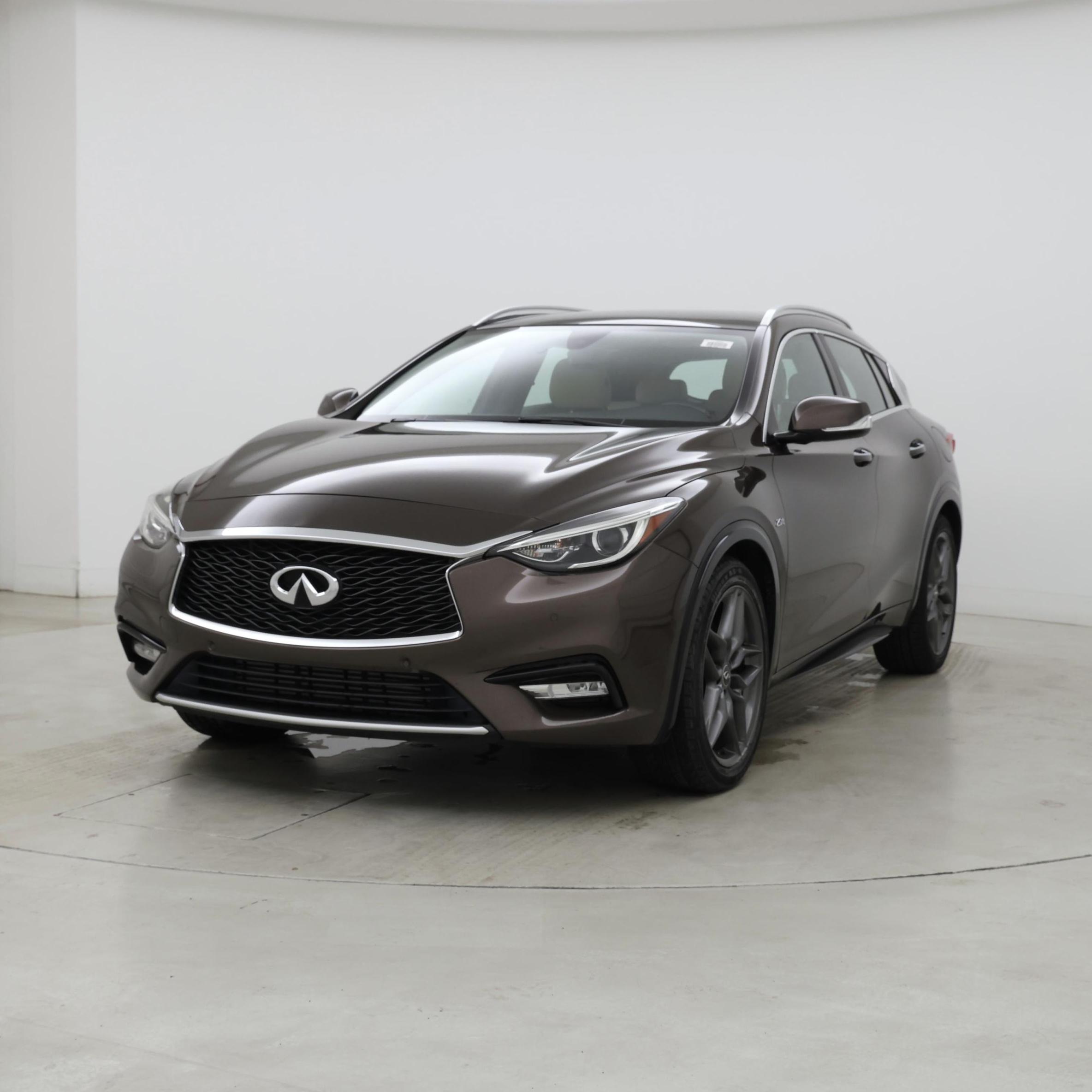 Thumbnail: 2017 INFINITI QX30 - 4