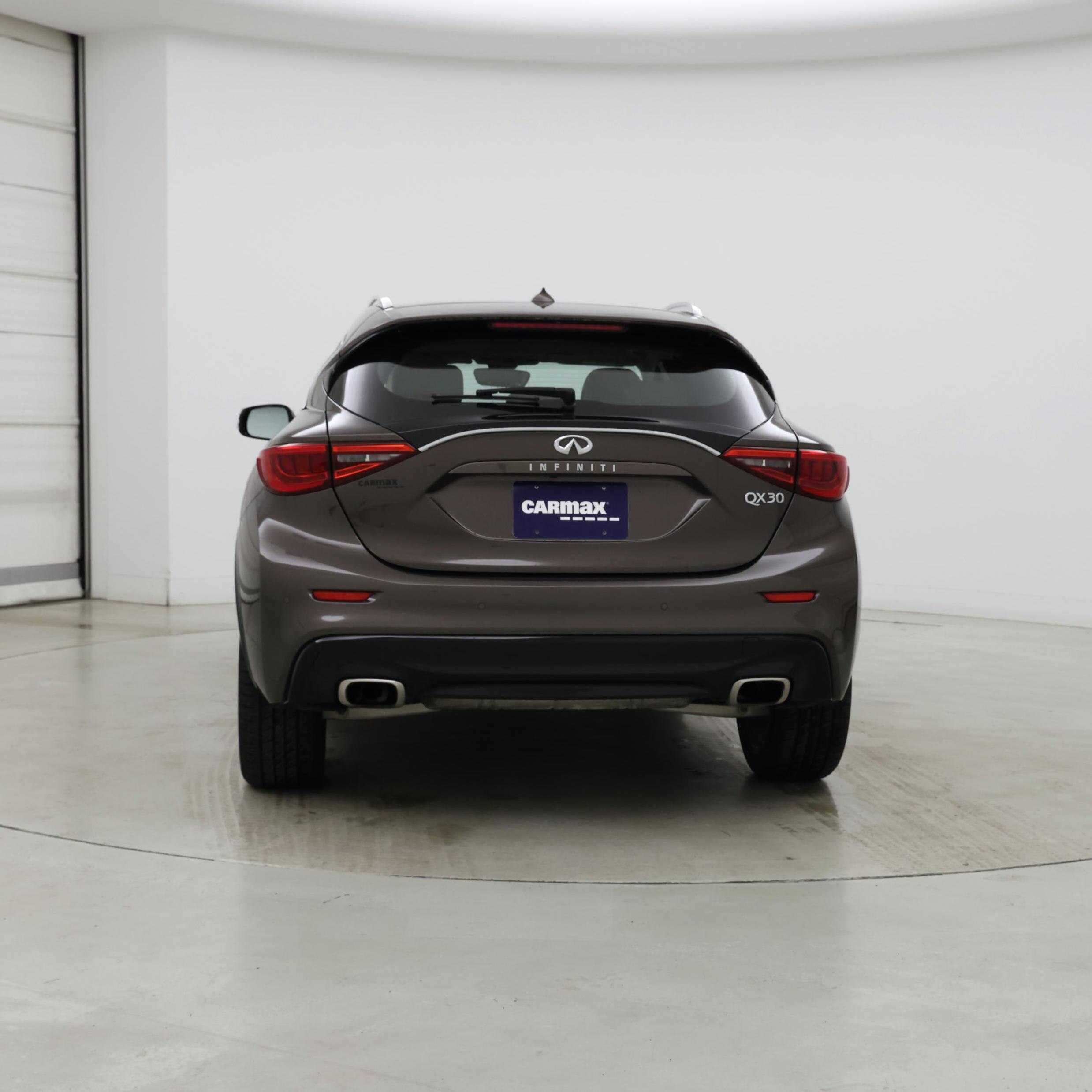 Thumbnail: 2017 INFINITI QX30 - 6