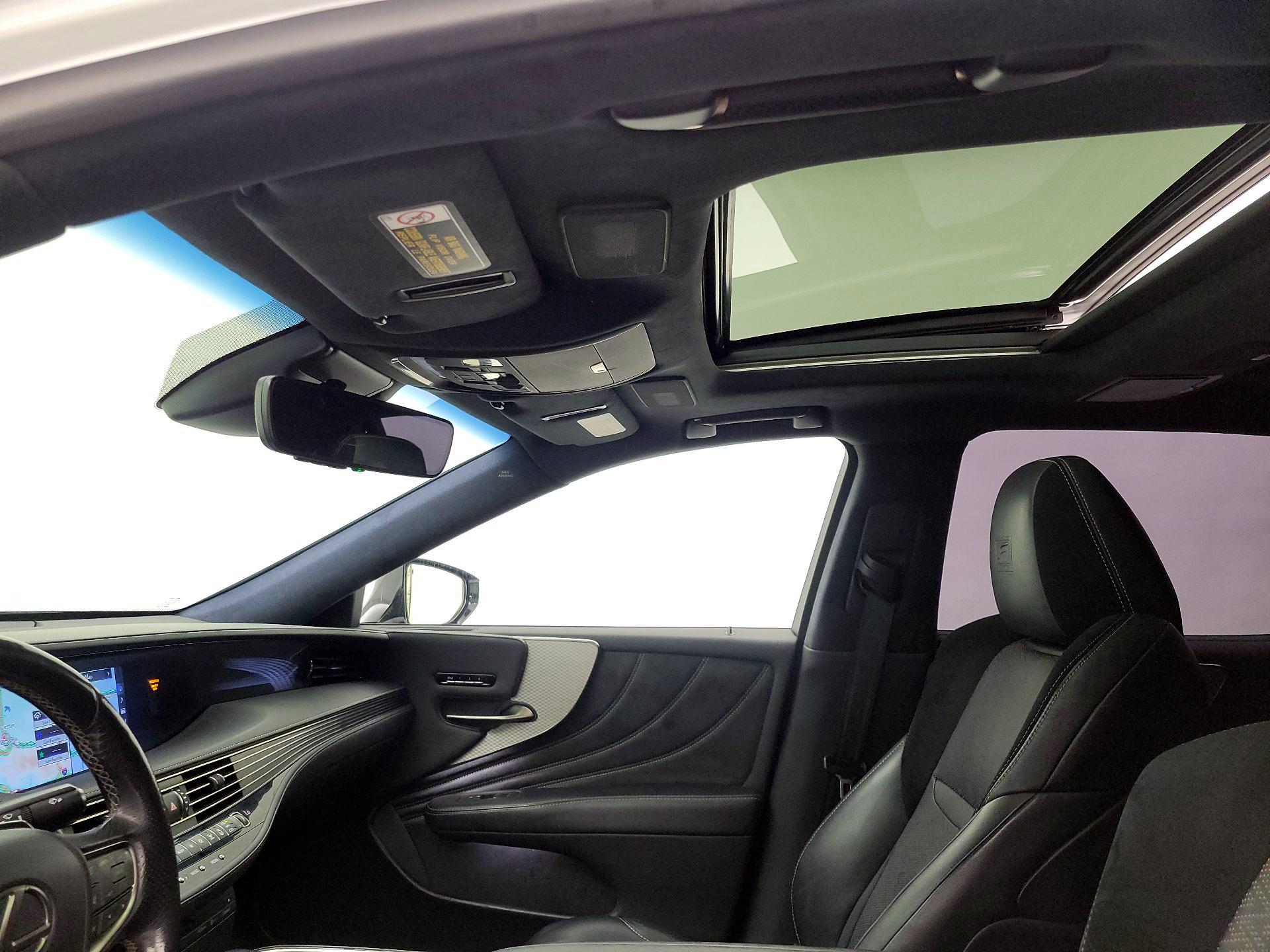 Thumbnail: 2018 Lexus LS - 19