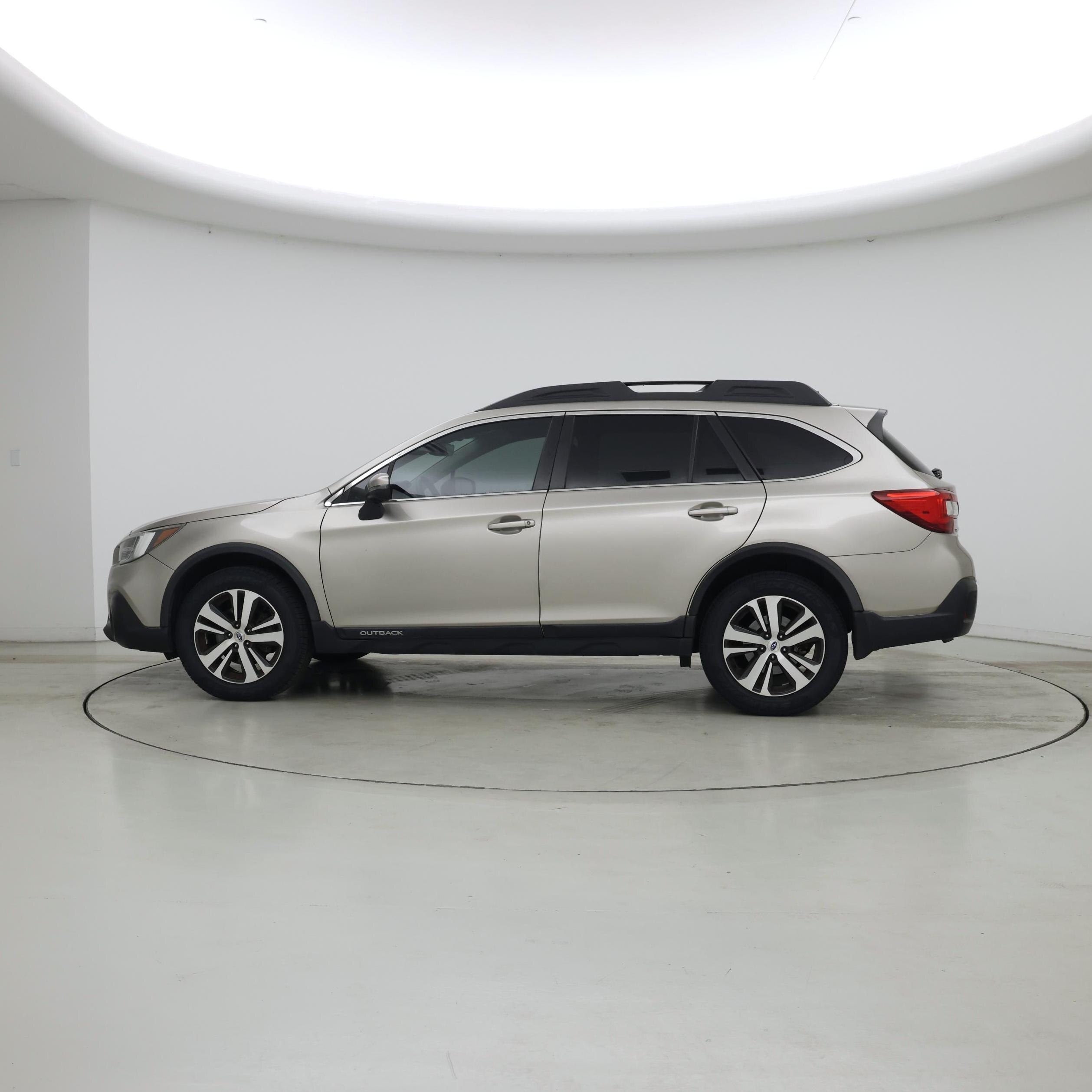 Thumbnail: 2018 Subaru Outback - 3