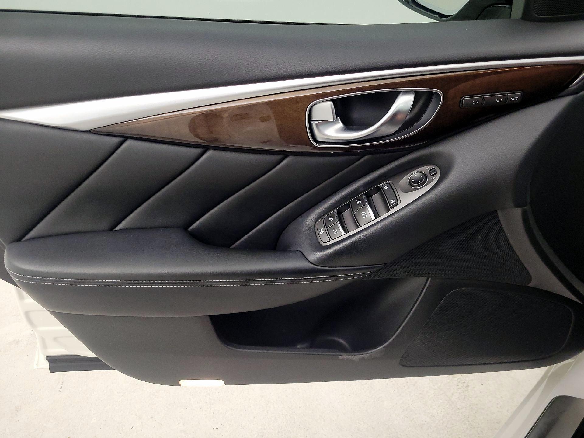 Thumbnail: 2014 INFINITI Q50 - 12