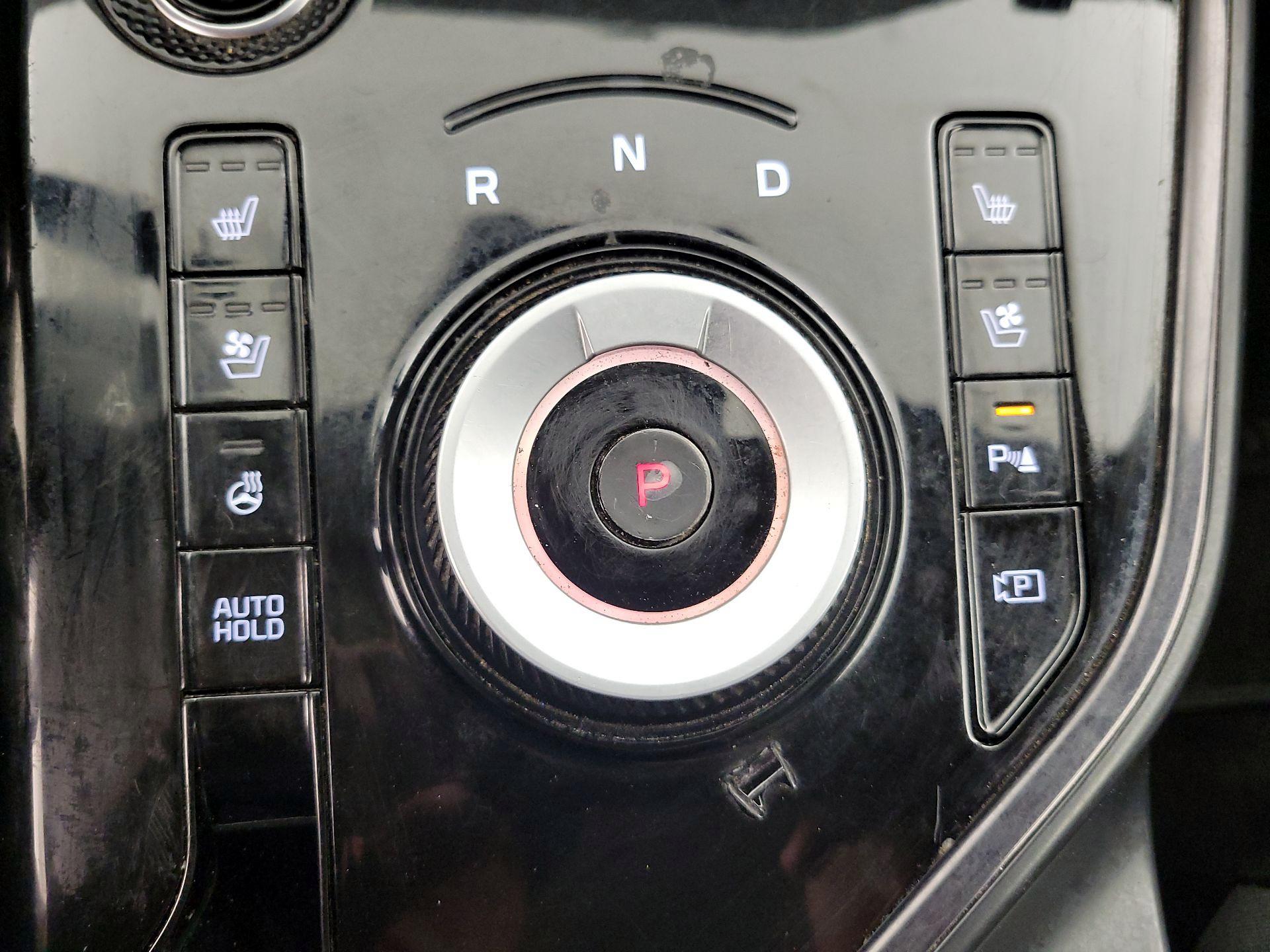 Thumbnail: 2023 Kia Niro - 17
