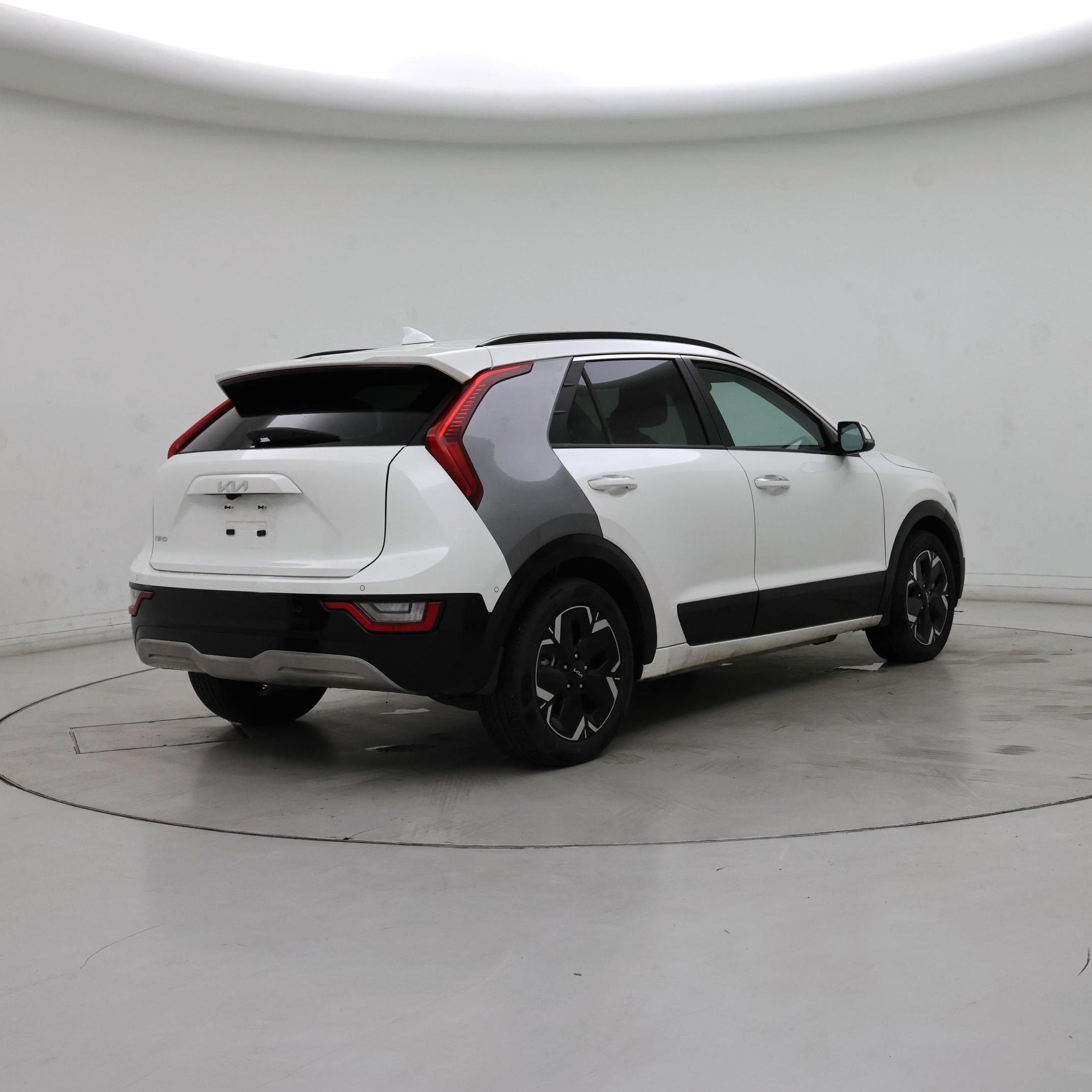 Thumbnail: 2023 Kia Niro - 8