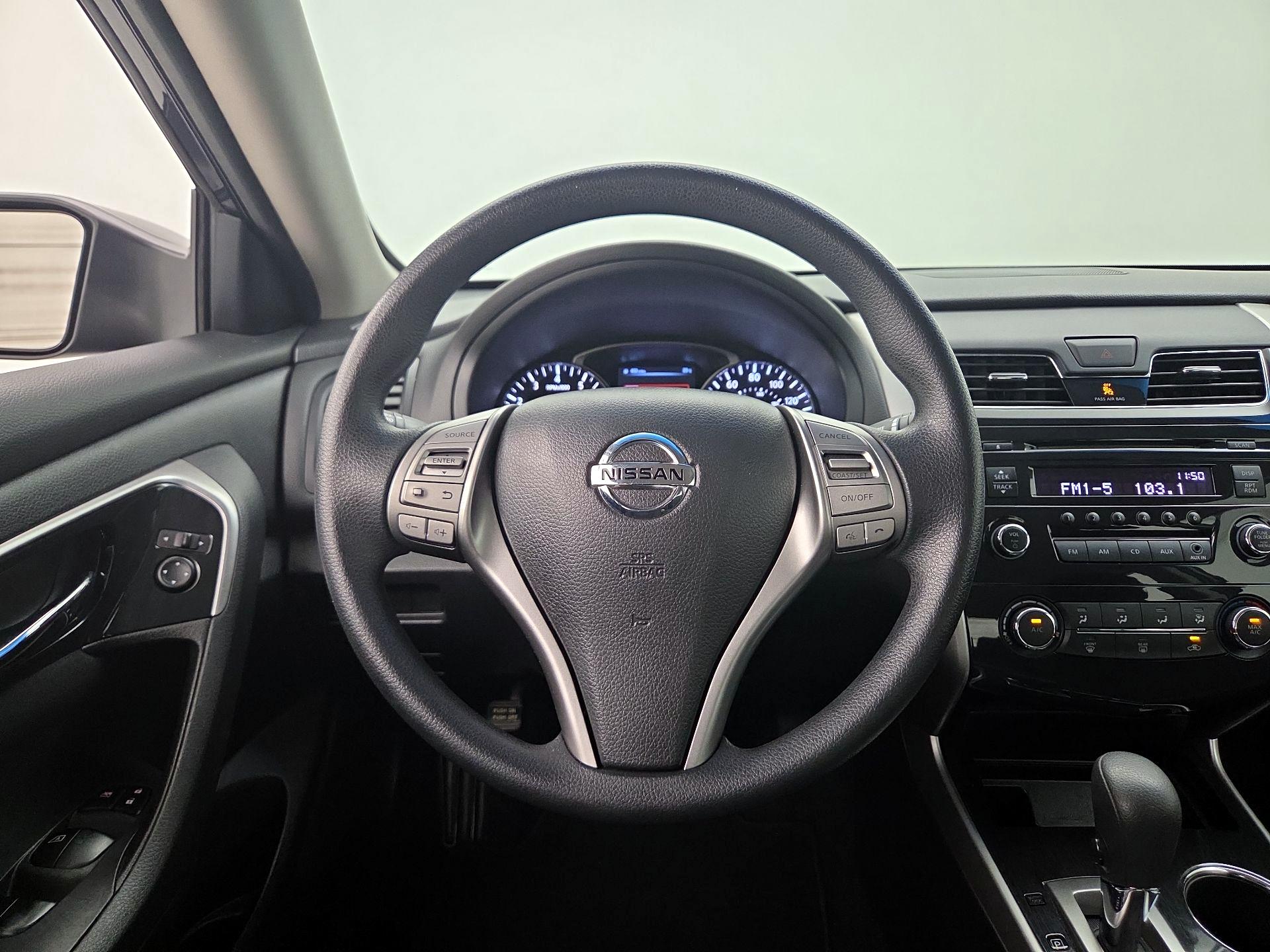 Thumbnail: 2014 Nissan Altima - 10