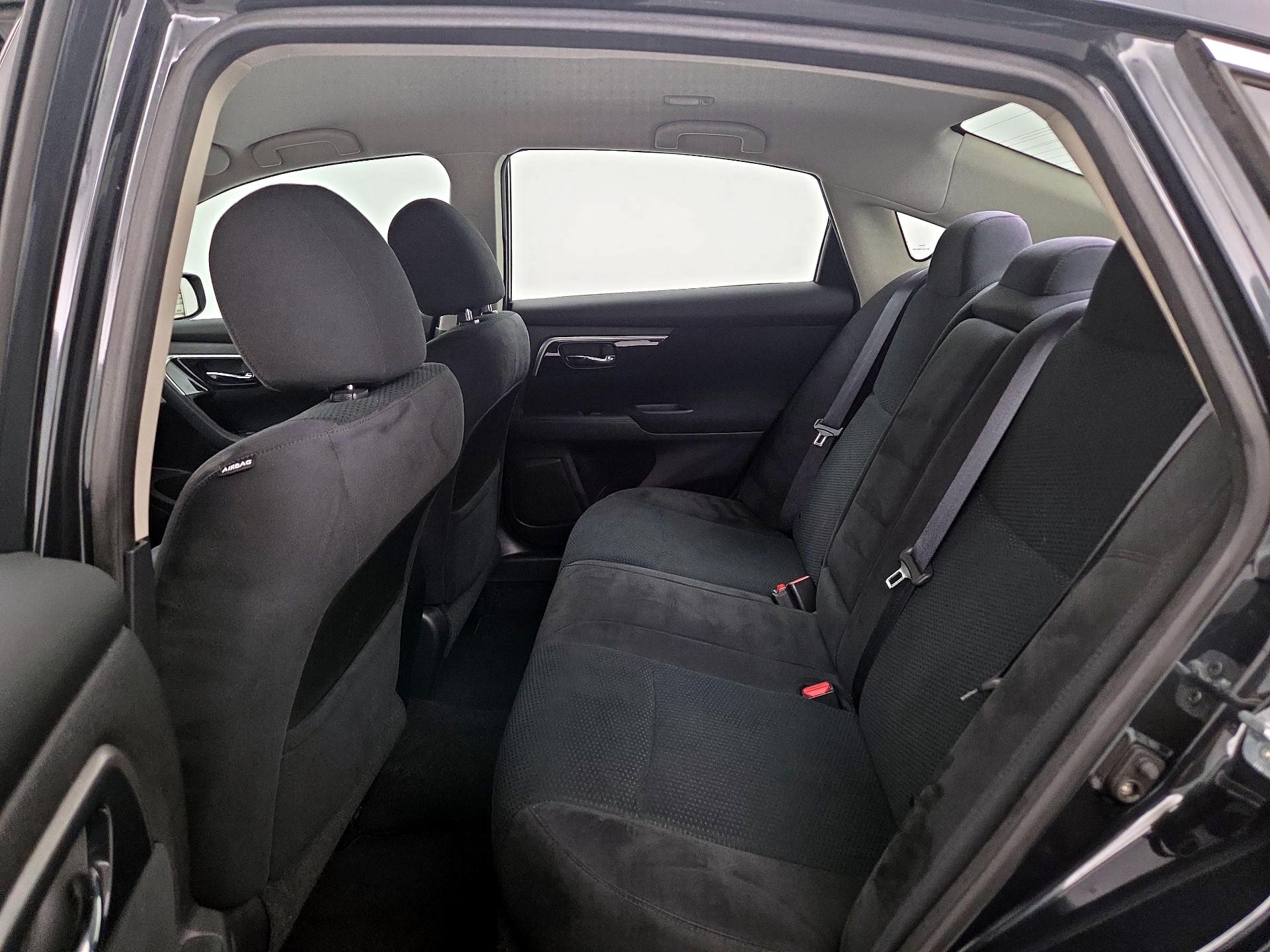 Thumbnail: 2014 Nissan Altima - 17