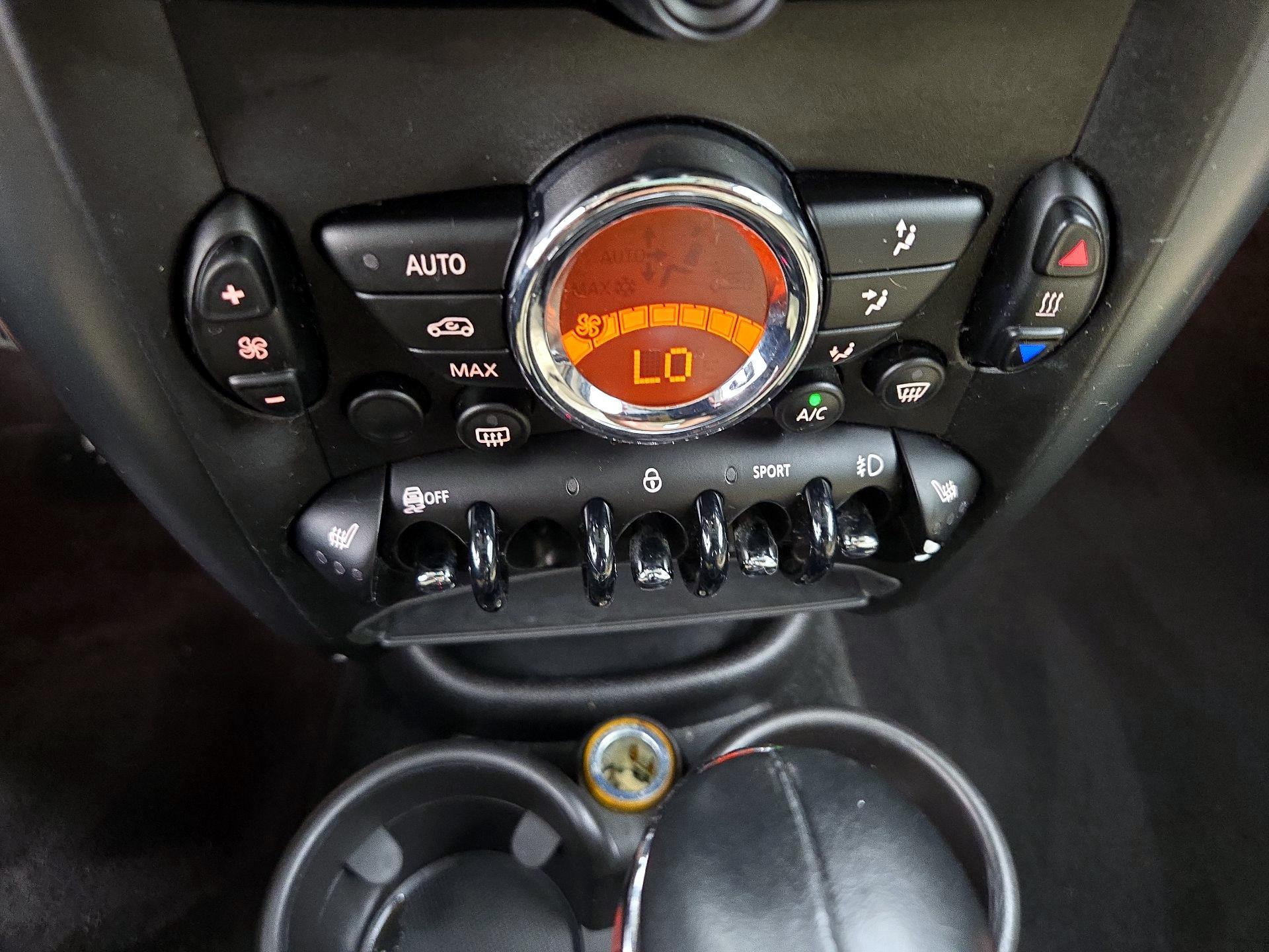 Thumbnail: 2016 MINI Cooper Countryman - 14