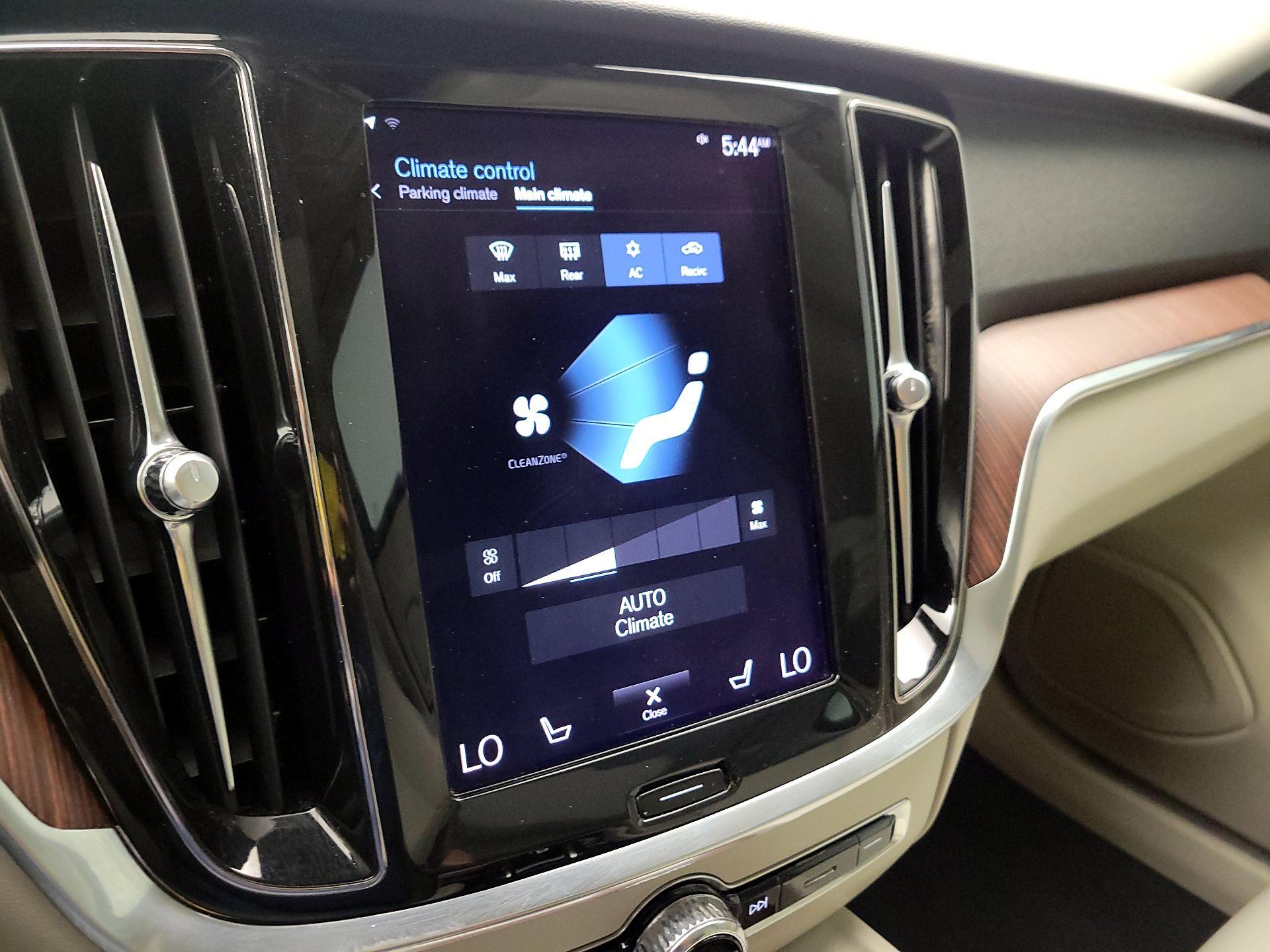 Thumbnail: 2021 Volvo S60 - 16