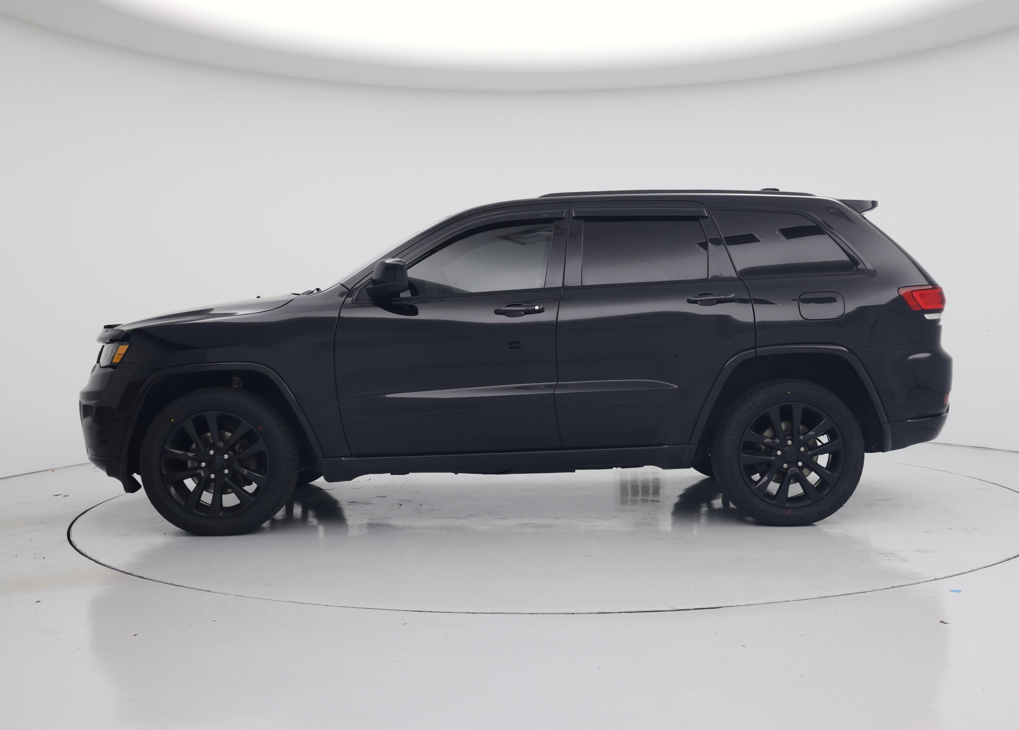 Thumbnail: 2019 Jeep Grand Cherokee - 3