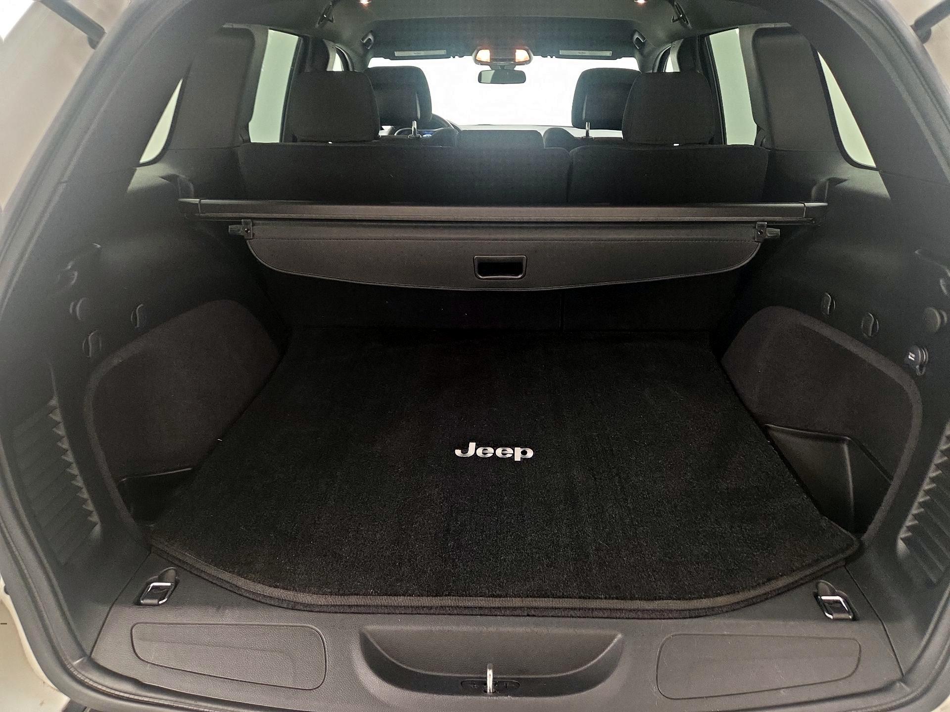 Thumbnail: 2018 Jeep Grand Cherokee - 20