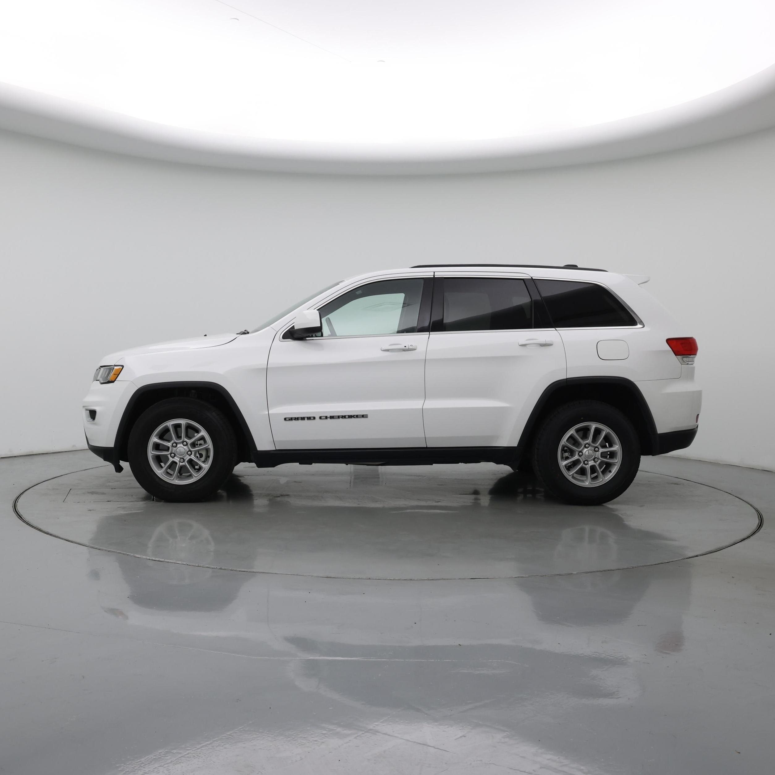 Thumbnail: 2018 Jeep Grand Cherokee - 3