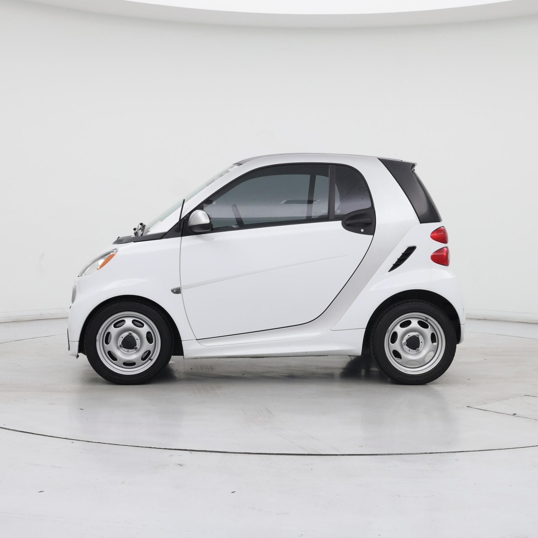 Thumbnail: 2015 smart fortwo - 3