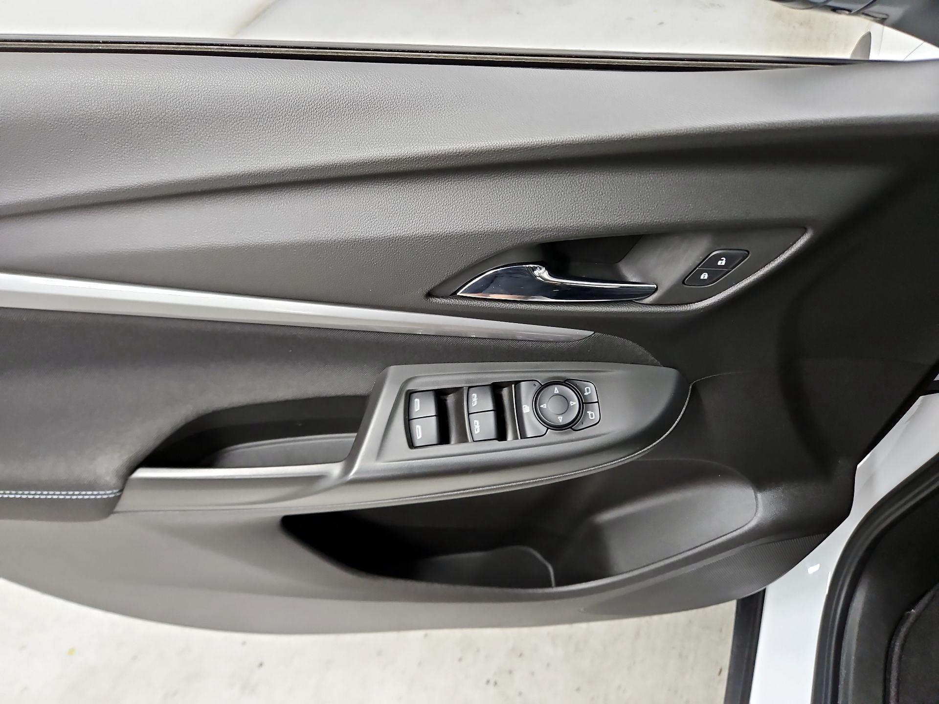 Thumbnail: 2023 Chevrolet Bolt EUV - 12