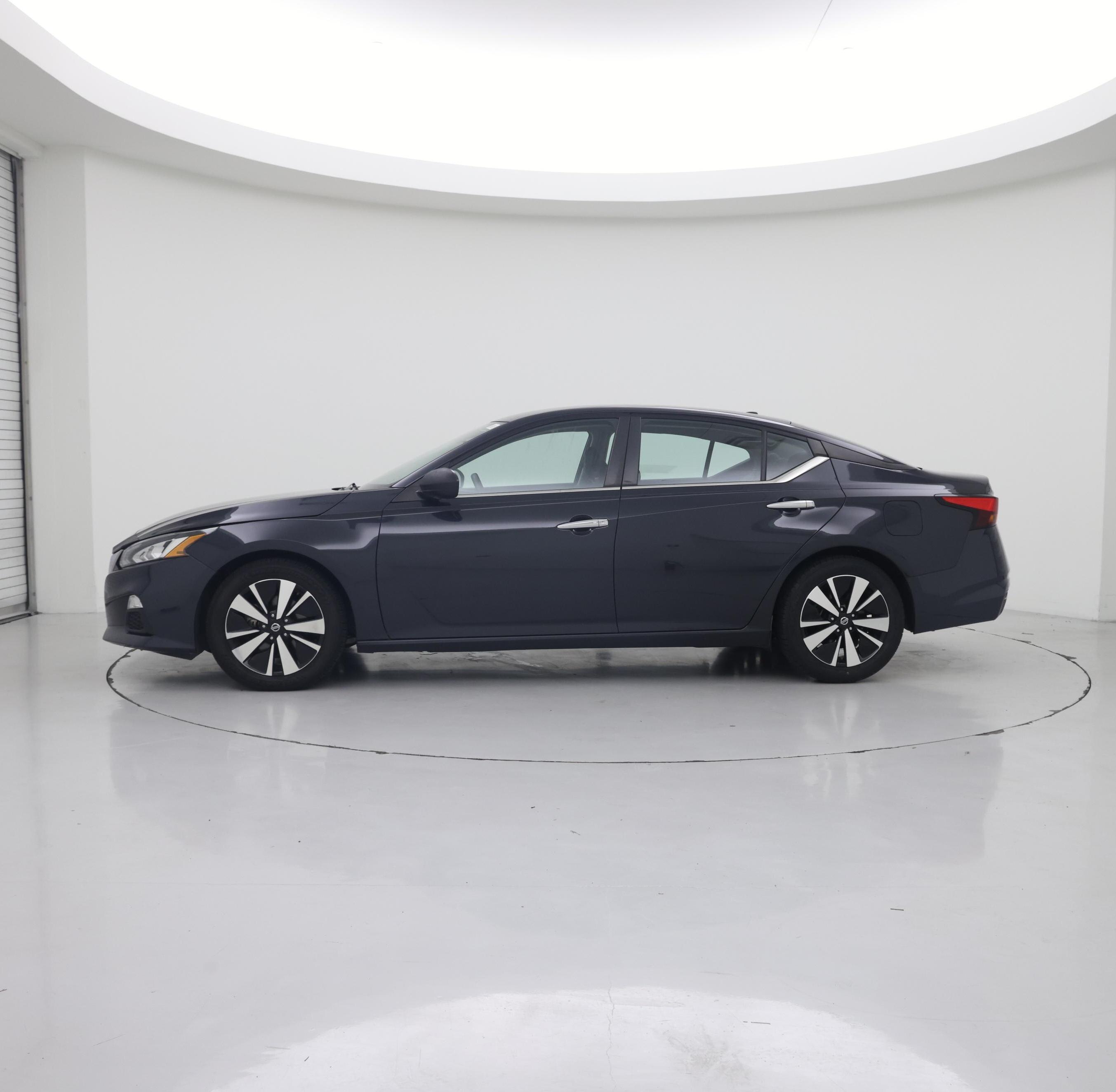 Thumbnail: 2021 Nissan Altima - 3