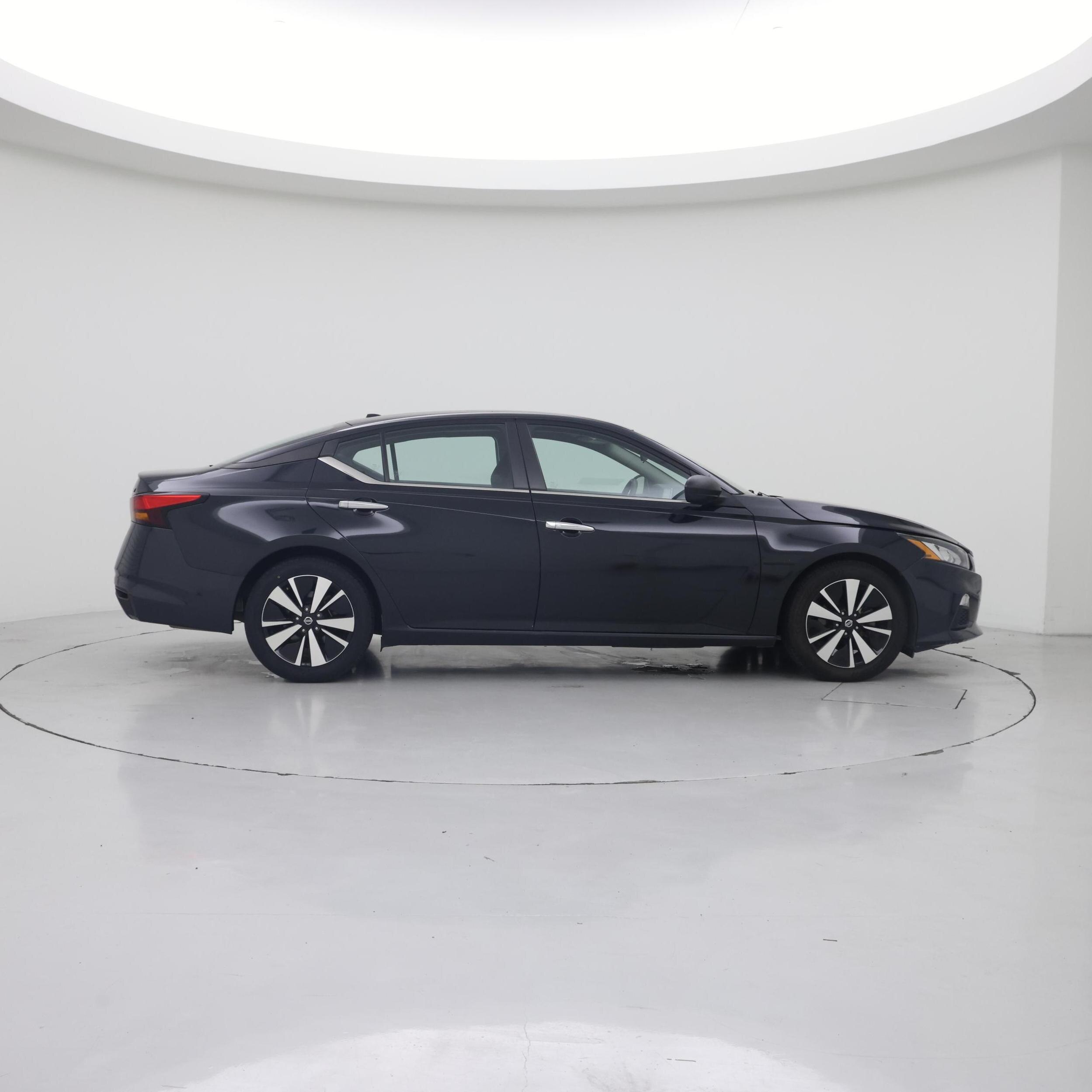 Thumbnail: 2021 Nissan Altima - 7