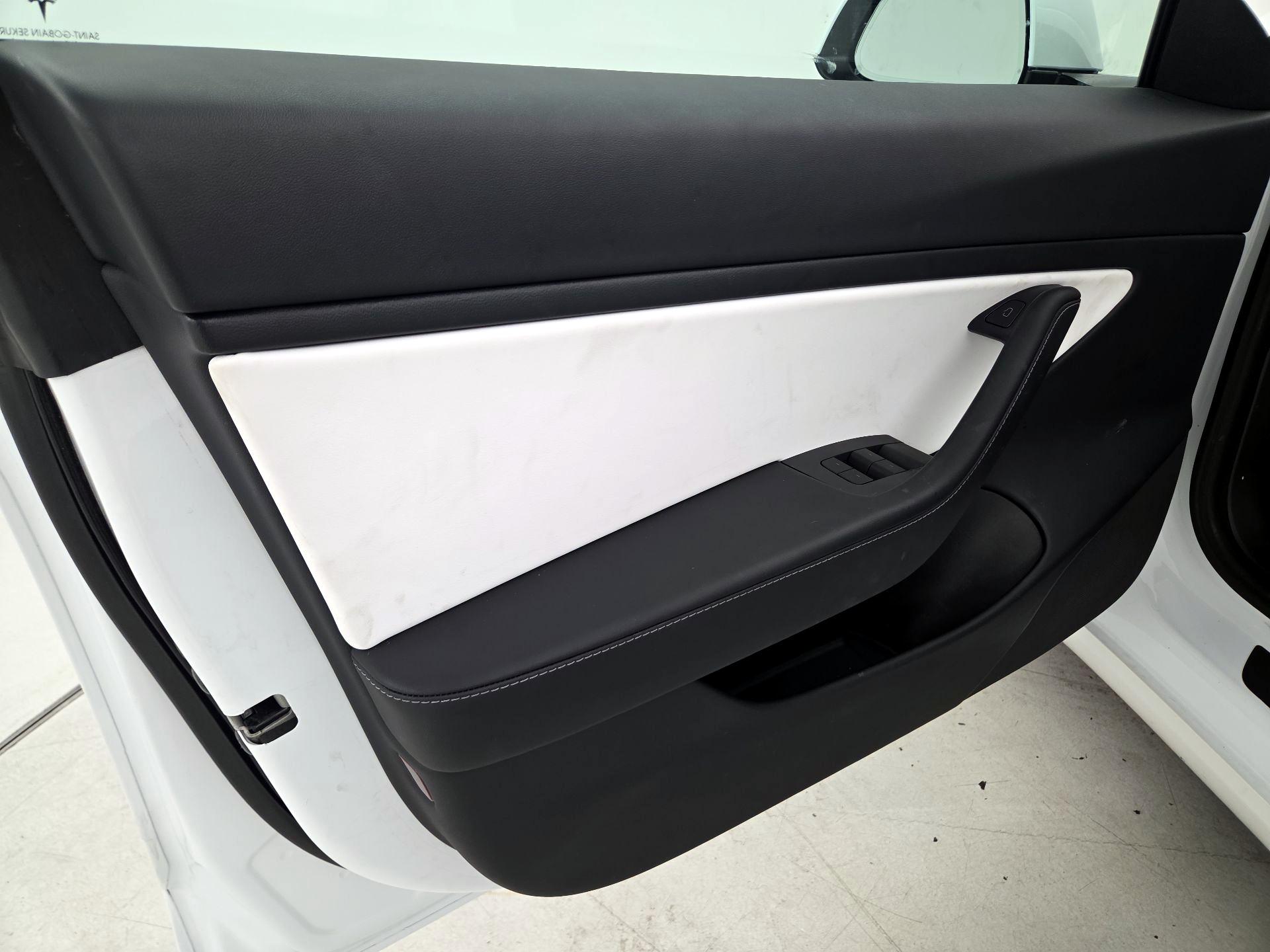 Thumbnail: 2021 Tesla Model 3 - 12