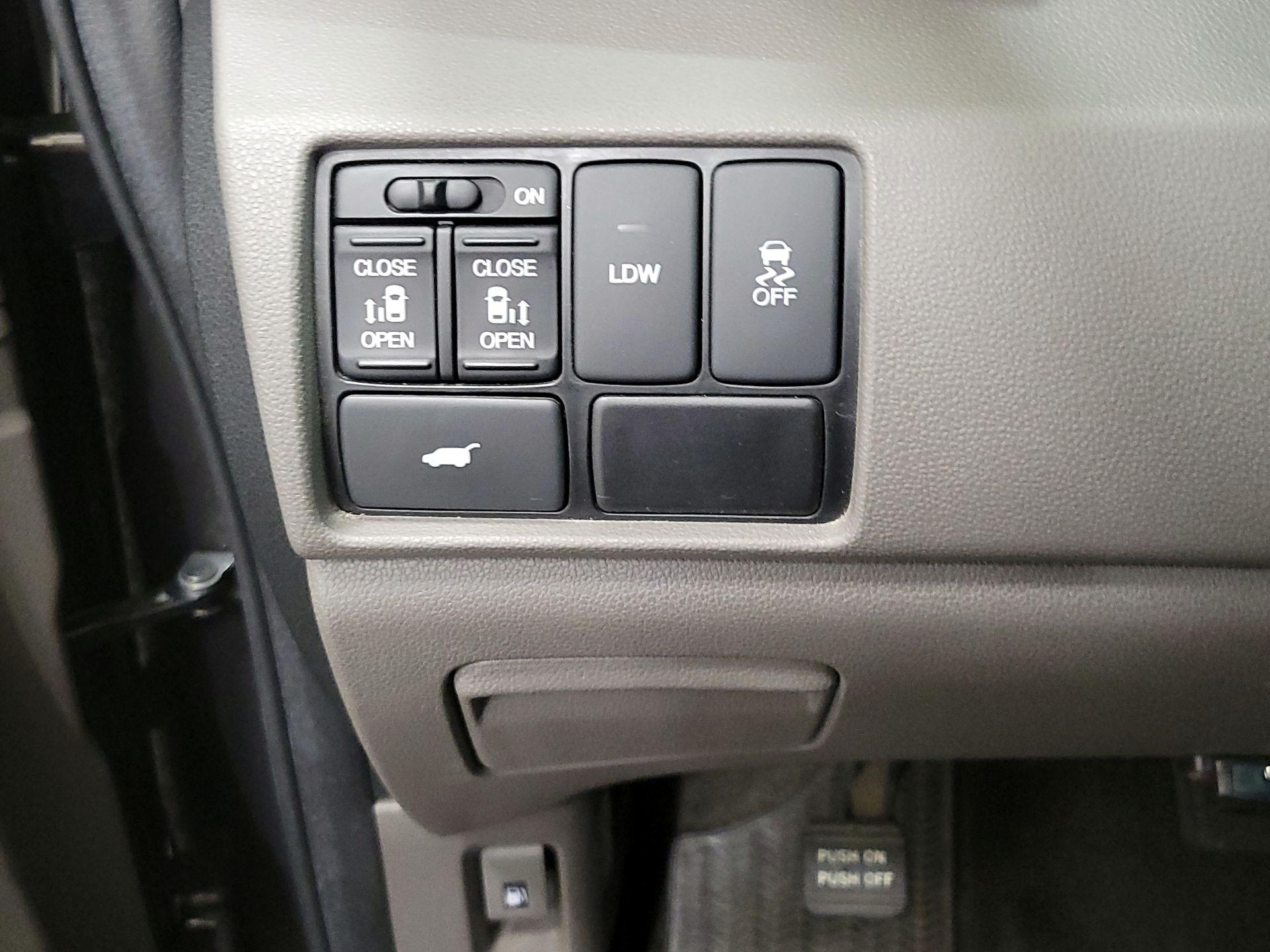 Thumbnail: 2014 Honda Odyssey - 13