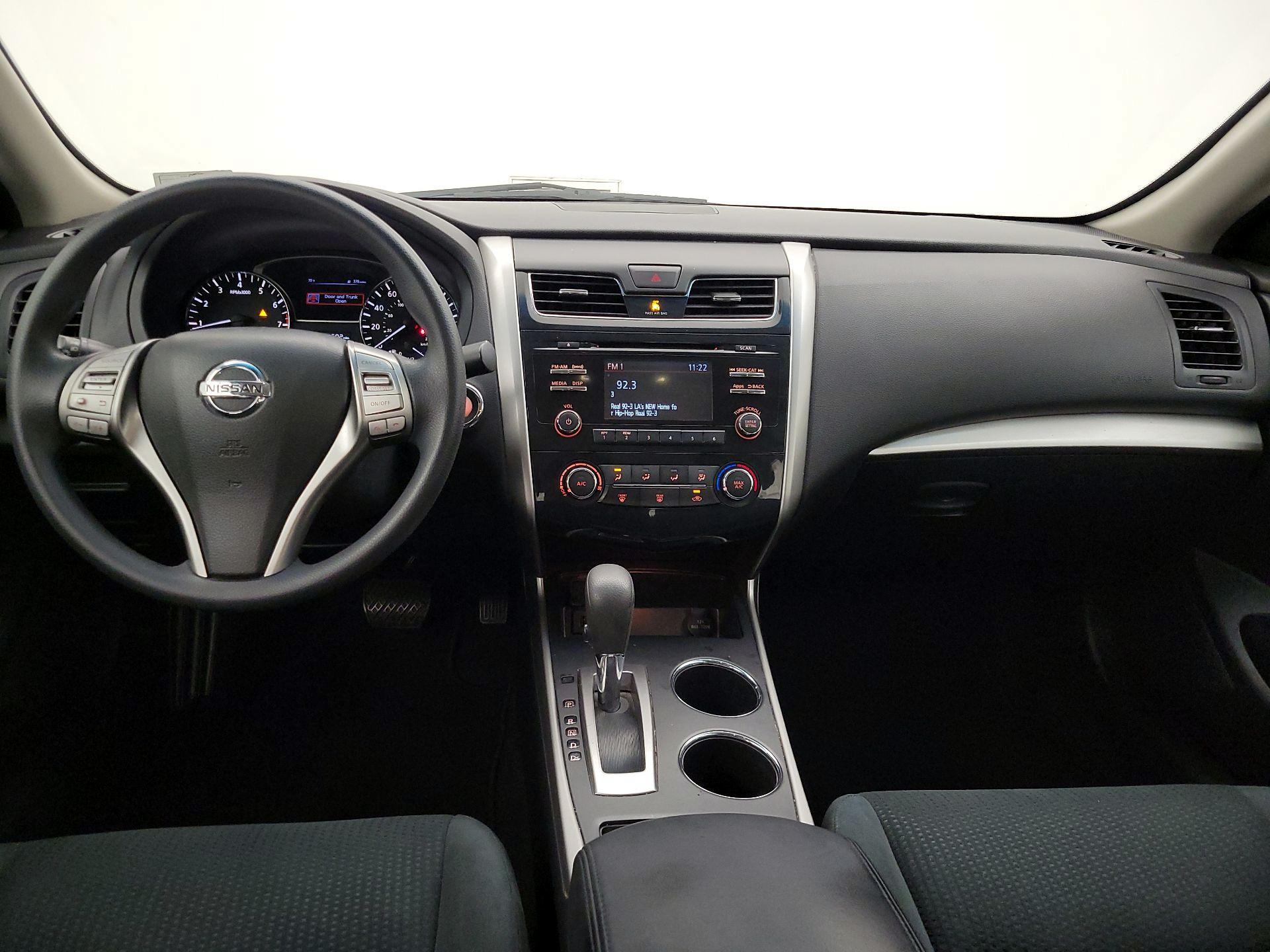 Thumbnail: 2015 Nissan Altima - 9