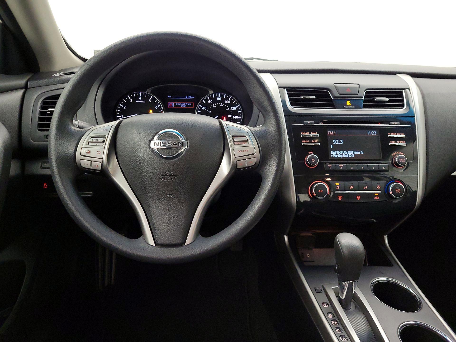 Thumbnail: 2015 Nissan Altima - 10