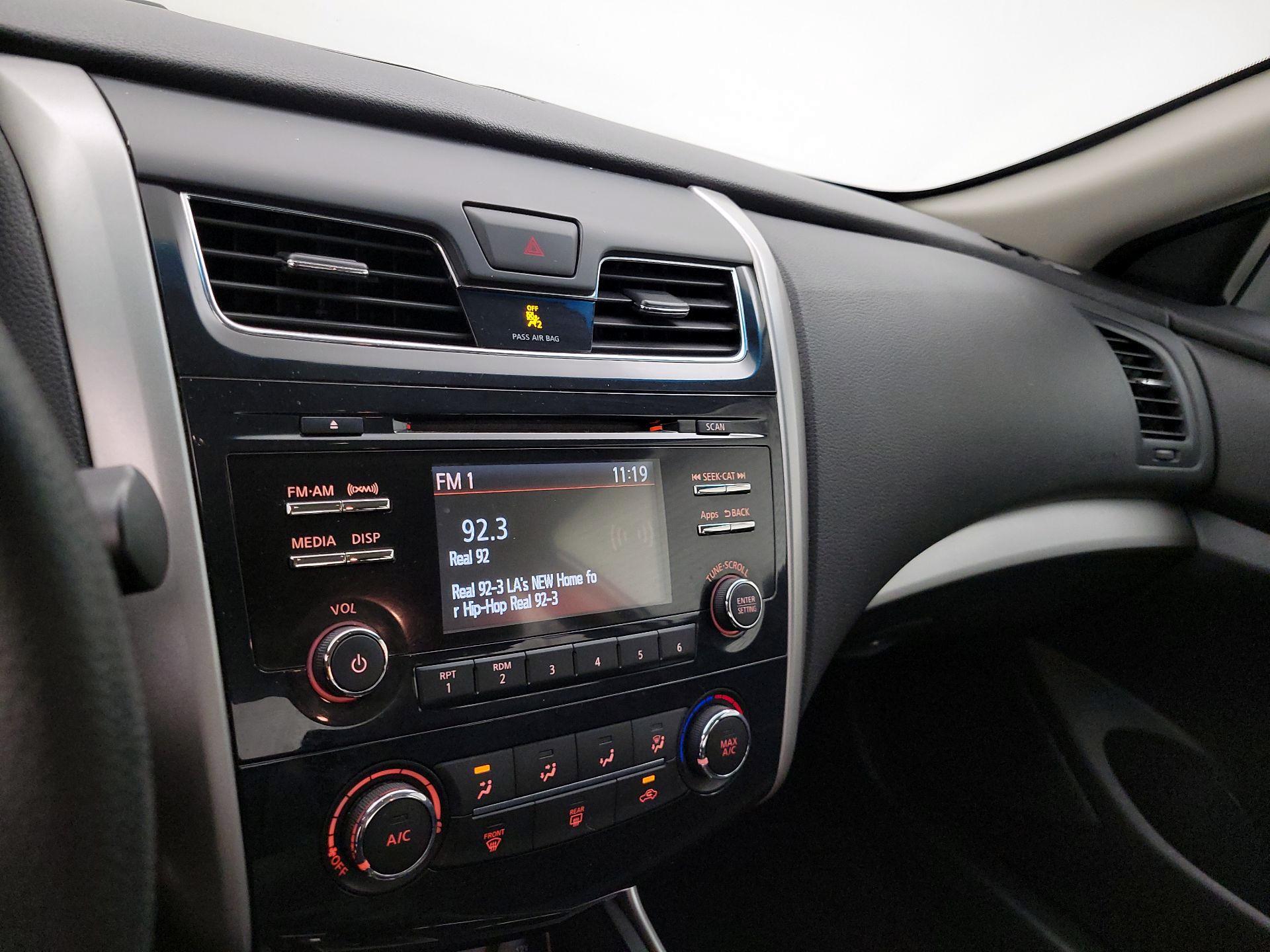 Thumbnail: 2015 Nissan Altima - 15