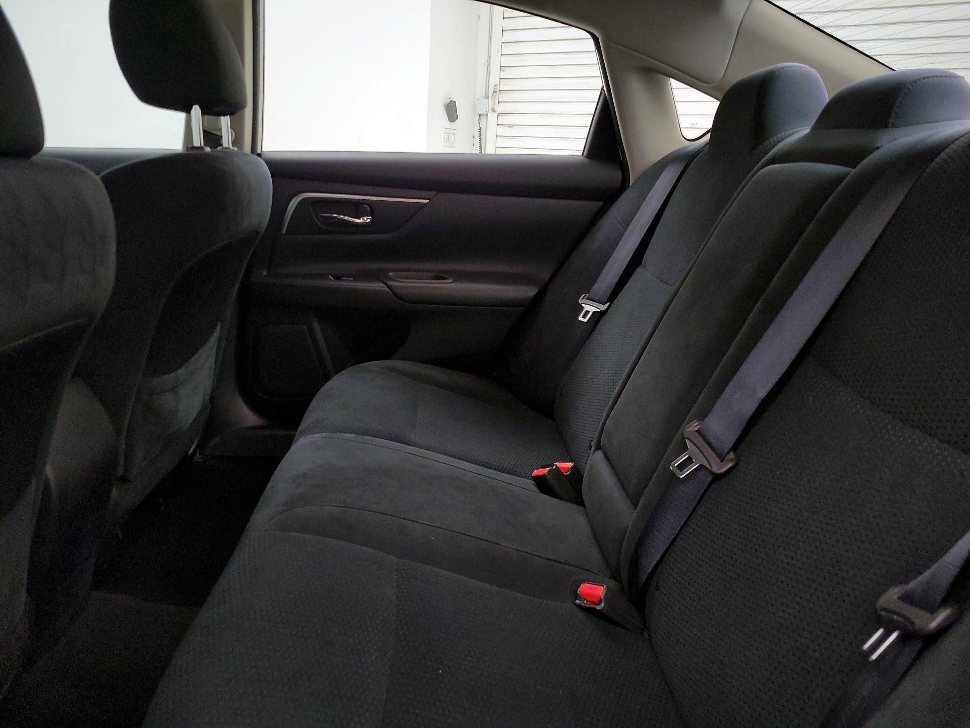 Thumbnail: 2015 Nissan Altima - 19