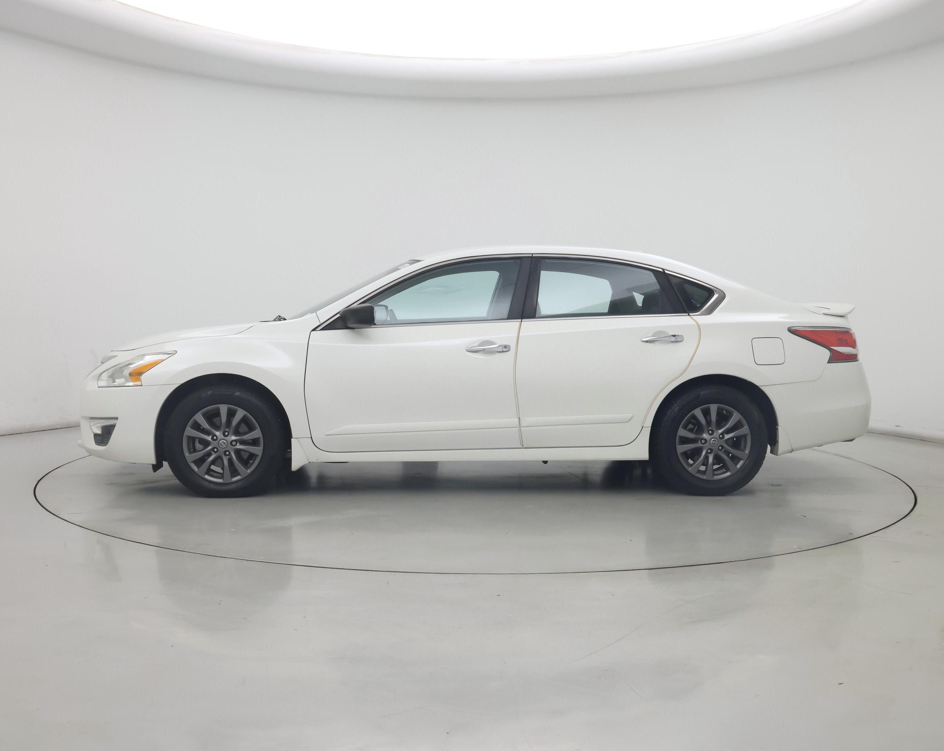 Thumbnail: 2015 Nissan Altima - 3