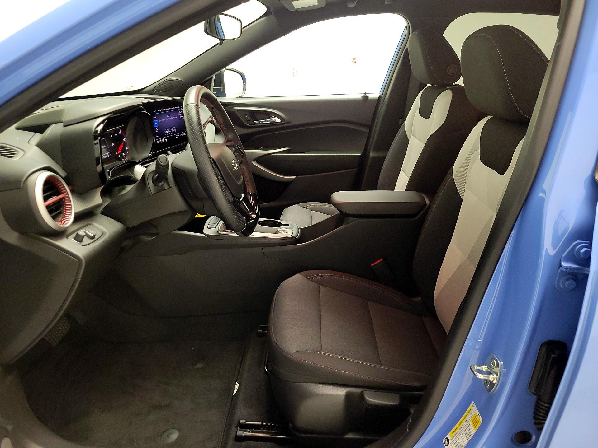 Thumbnail: 2024 Chevrolet Trax - 11