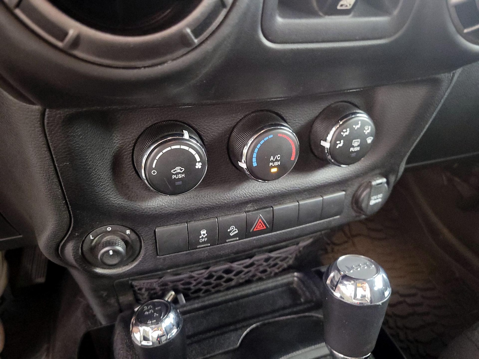 2018 Jeep Wrangler JK Unlimited Willys Wheeler - Photo 15