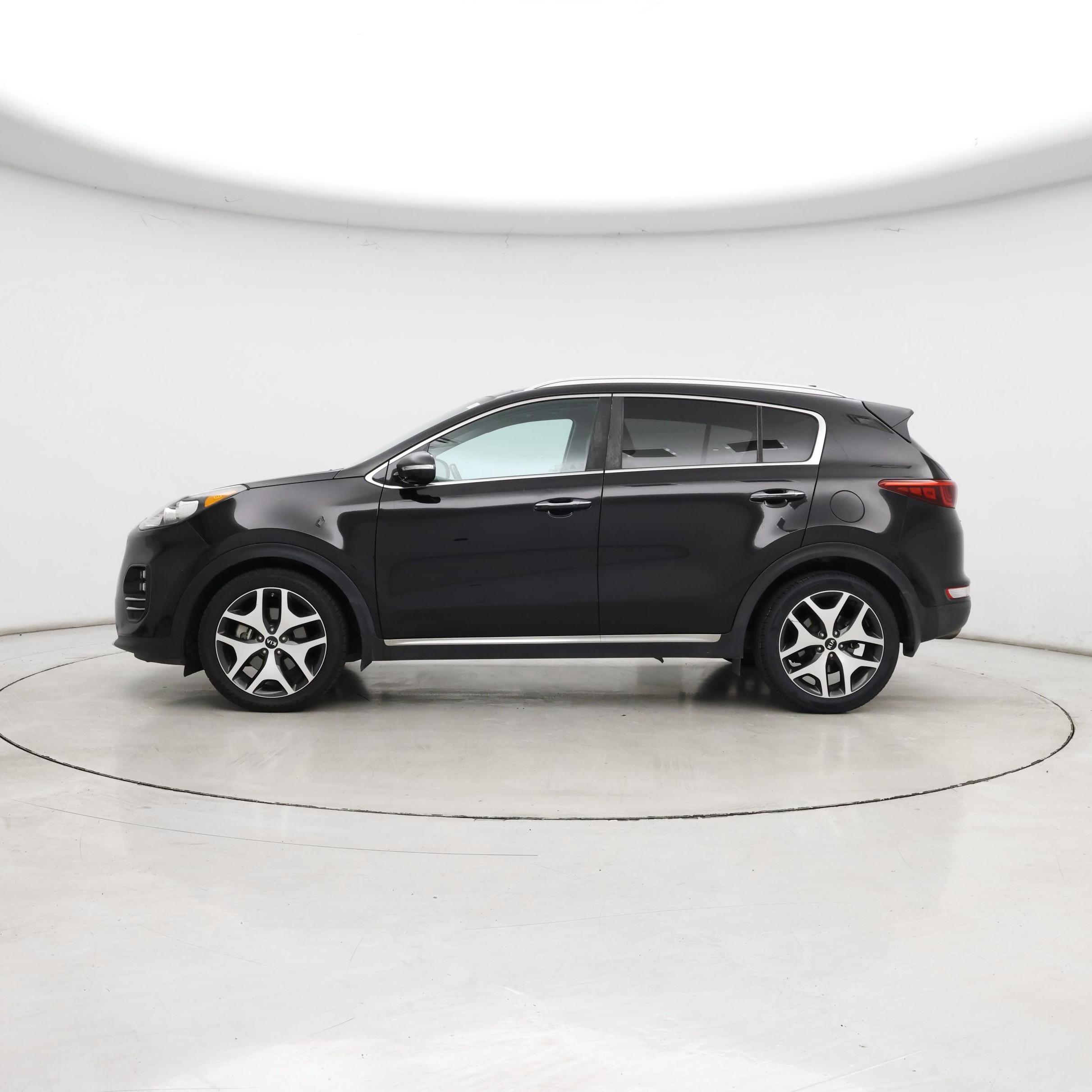 Thumbnail: 2017 Kia Sportage - 3
