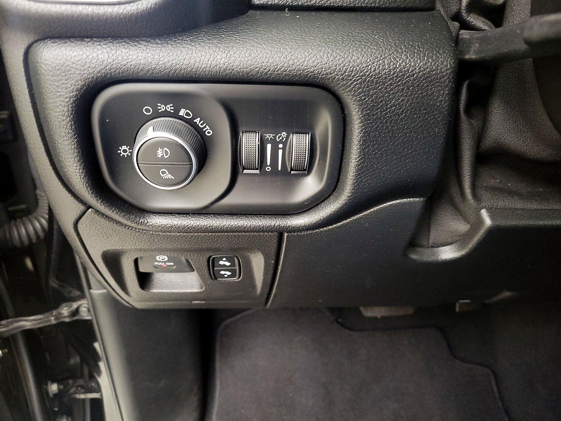 Thumbnail: 2019 RAM 1500 - 13