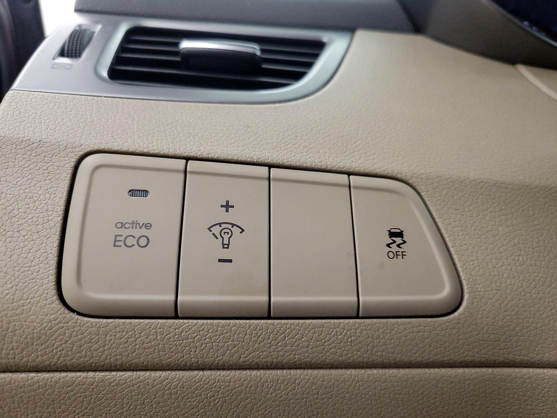 Thumbnail: 2014 Hyundai Elantra - 13