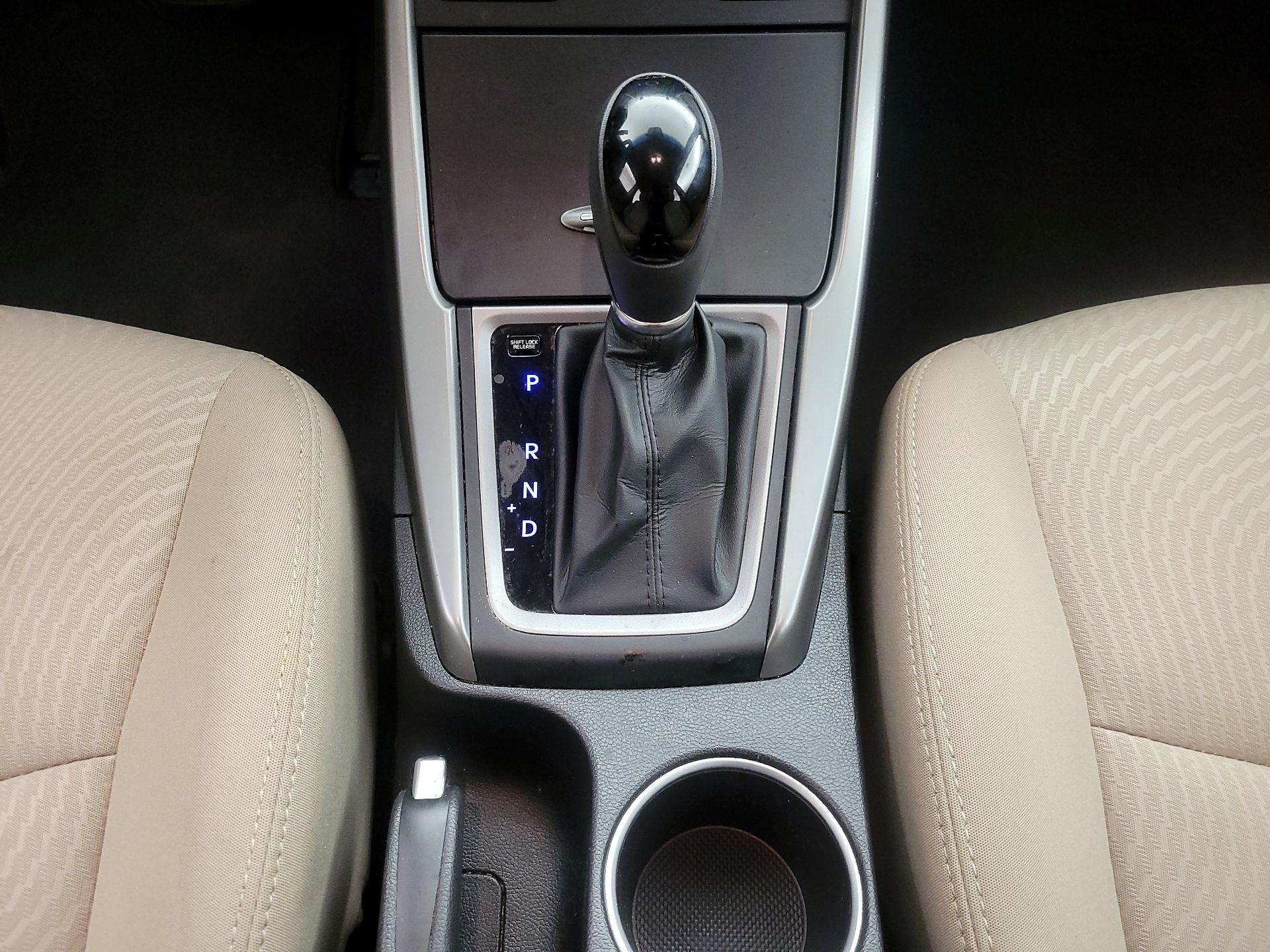 Thumbnail: 2014 Hyundai Elantra - 17