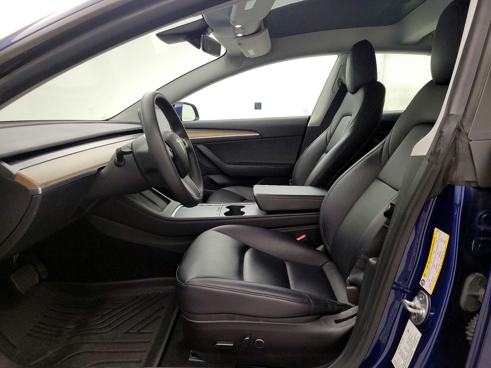 Thumbnail: 2023 Tesla Model 3 - 11