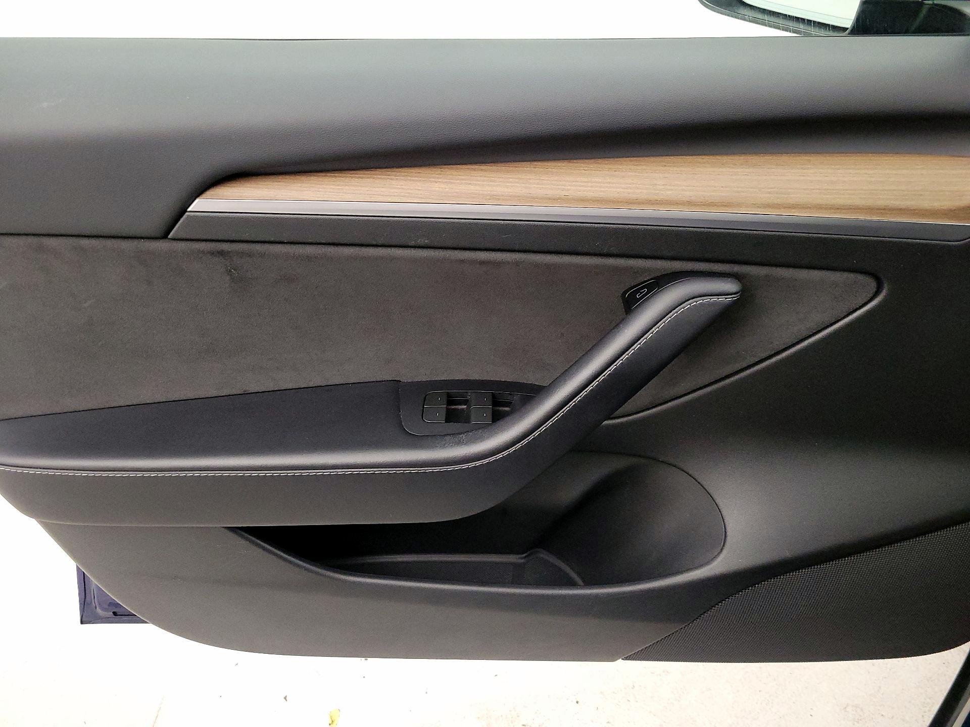 Thumbnail: 2023 Tesla Model 3 - 12