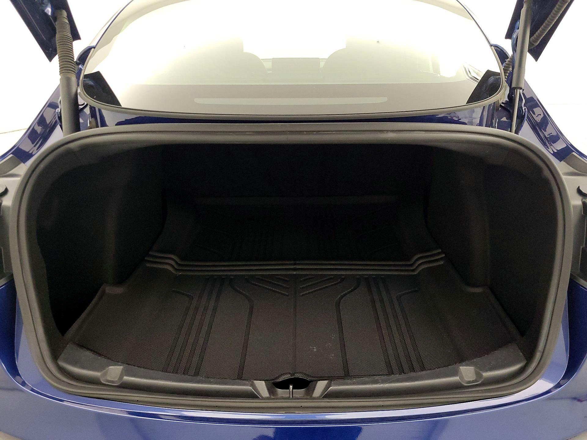 Thumbnail: 2023 Tesla Model 3 - 19