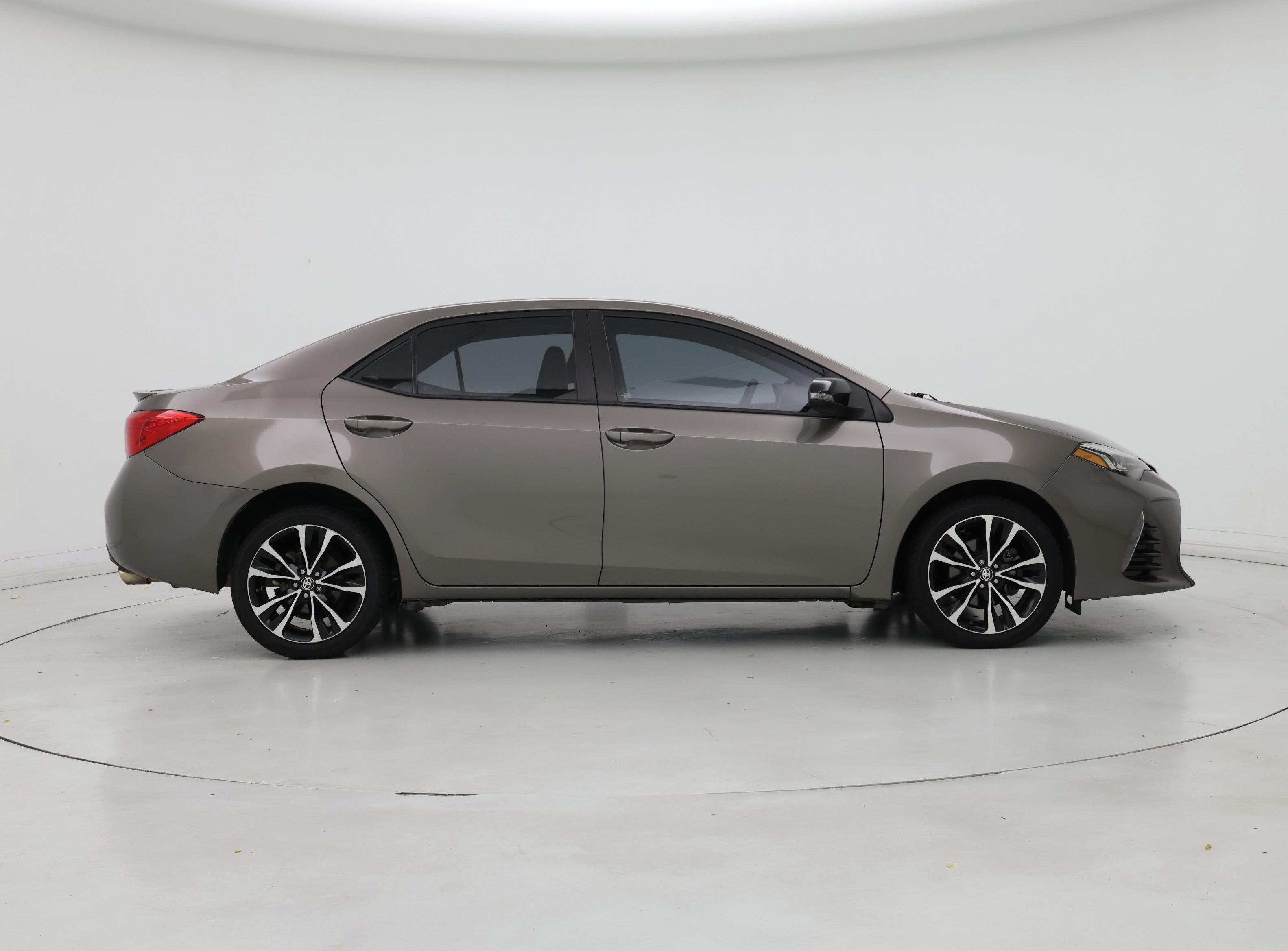Thumbnail: 2018 Toyota Corolla - 7