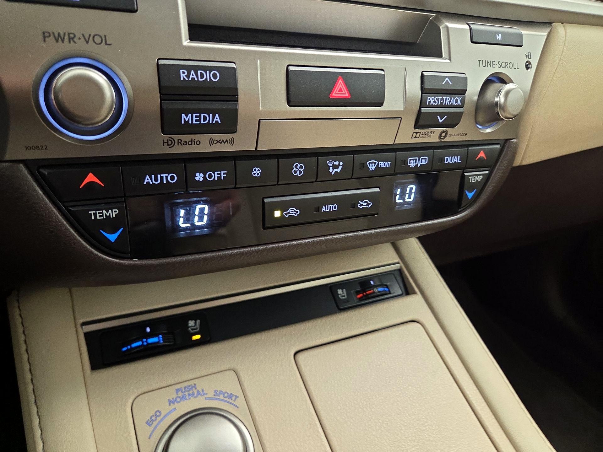Thumbnail: 2018 Lexus ES - 17