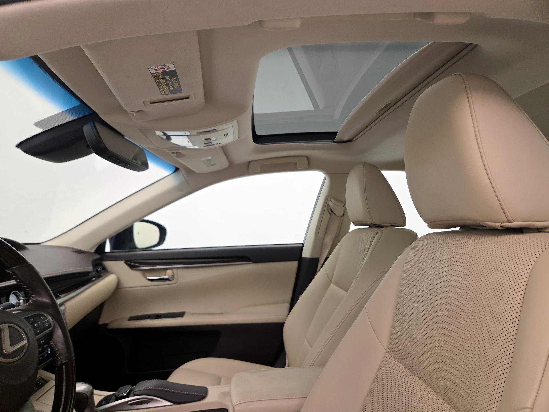 Thumbnail: 2018 Lexus ES - 20