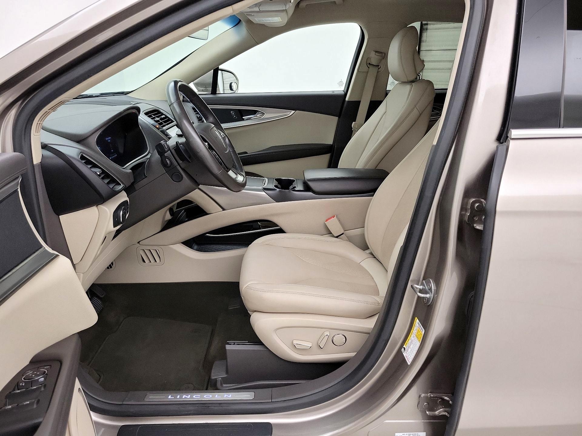 Thumbnail: 2019 Lincoln Nautilus - 11