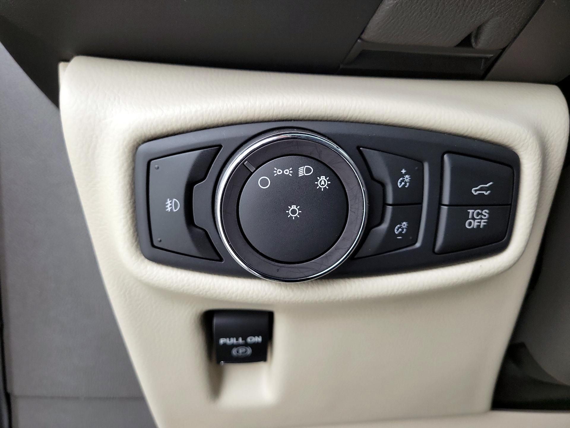 Thumbnail: 2019 Lincoln Nautilus - 13