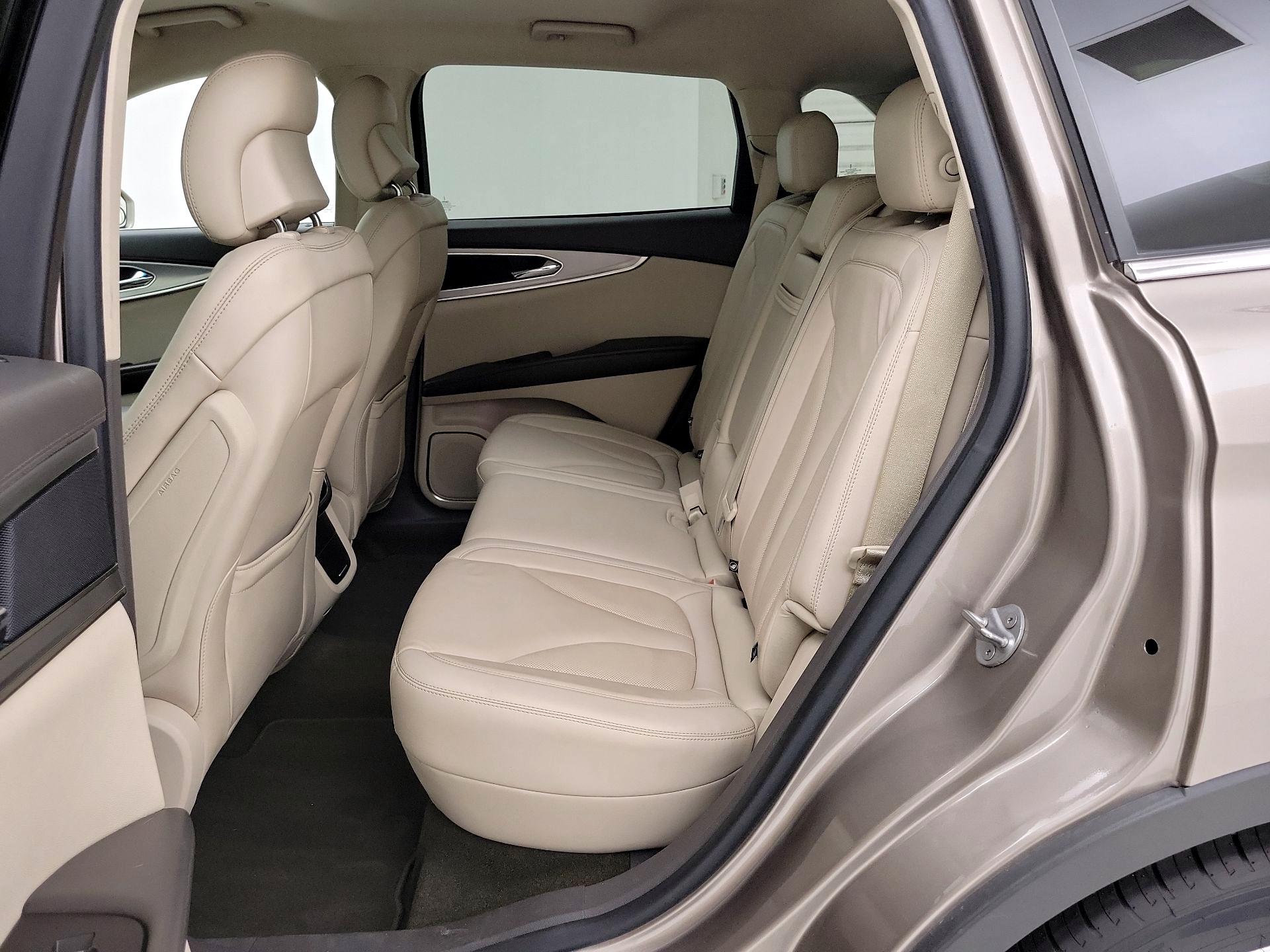 Thumbnail: 2019 Lincoln Nautilus - 20