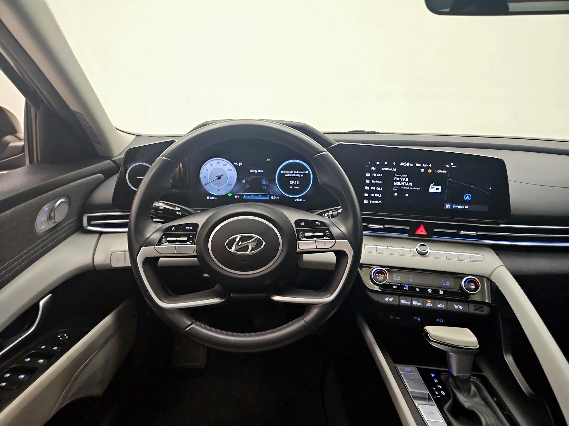 Thumbnail: 2023 Hyundai Elantra - 10
