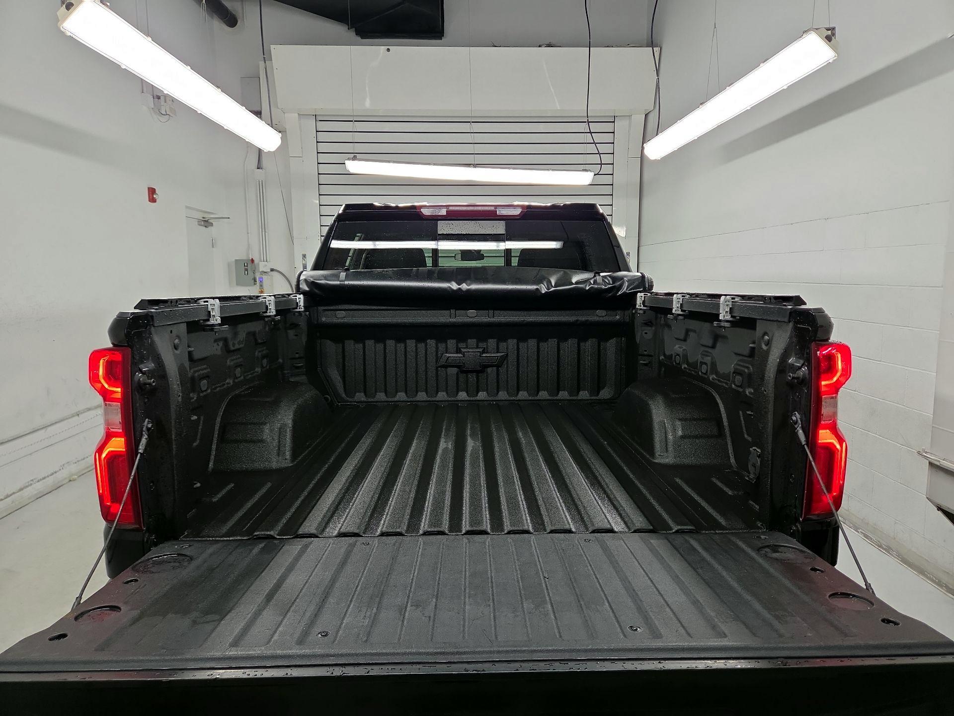 Thumbnail: 2023 Chevrolet Silverado 1500 - 18