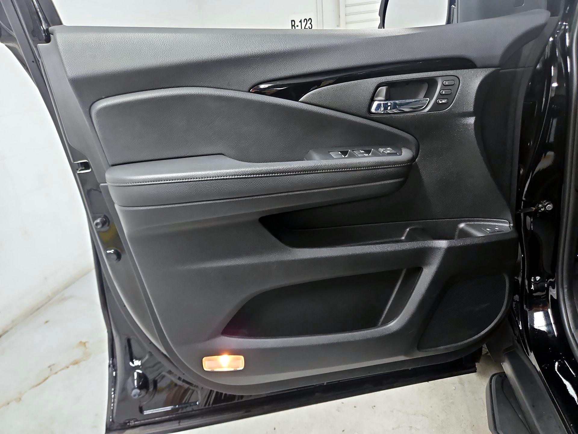Thumbnail: 2021 Honda Pilot - 12